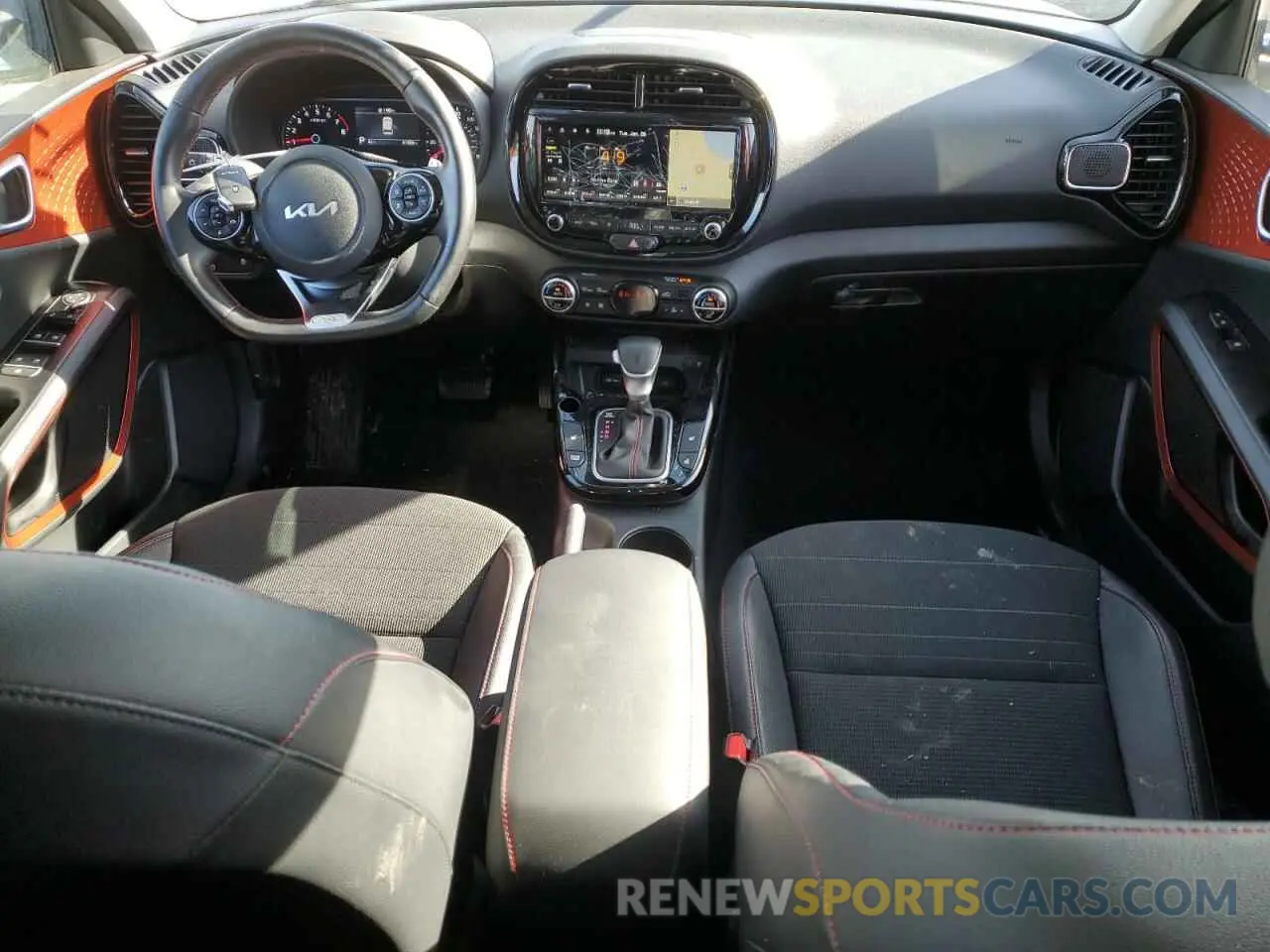 8 fotografías del automóvil dañado KNDJ53AF0N7837226 KIA SOUL 2022