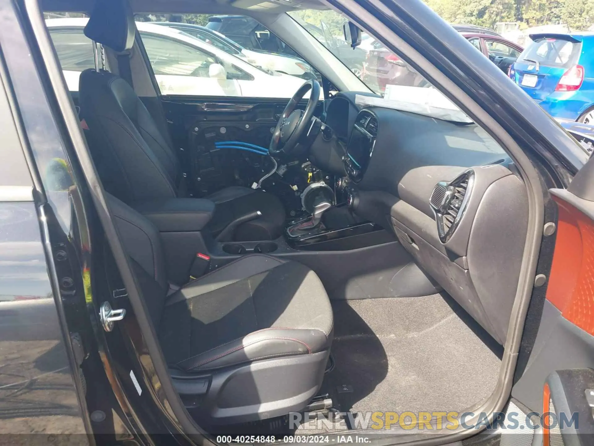 5 fotografías del automóvil dañado KNDJ53AF9N7170320 KIA SOUL 2022