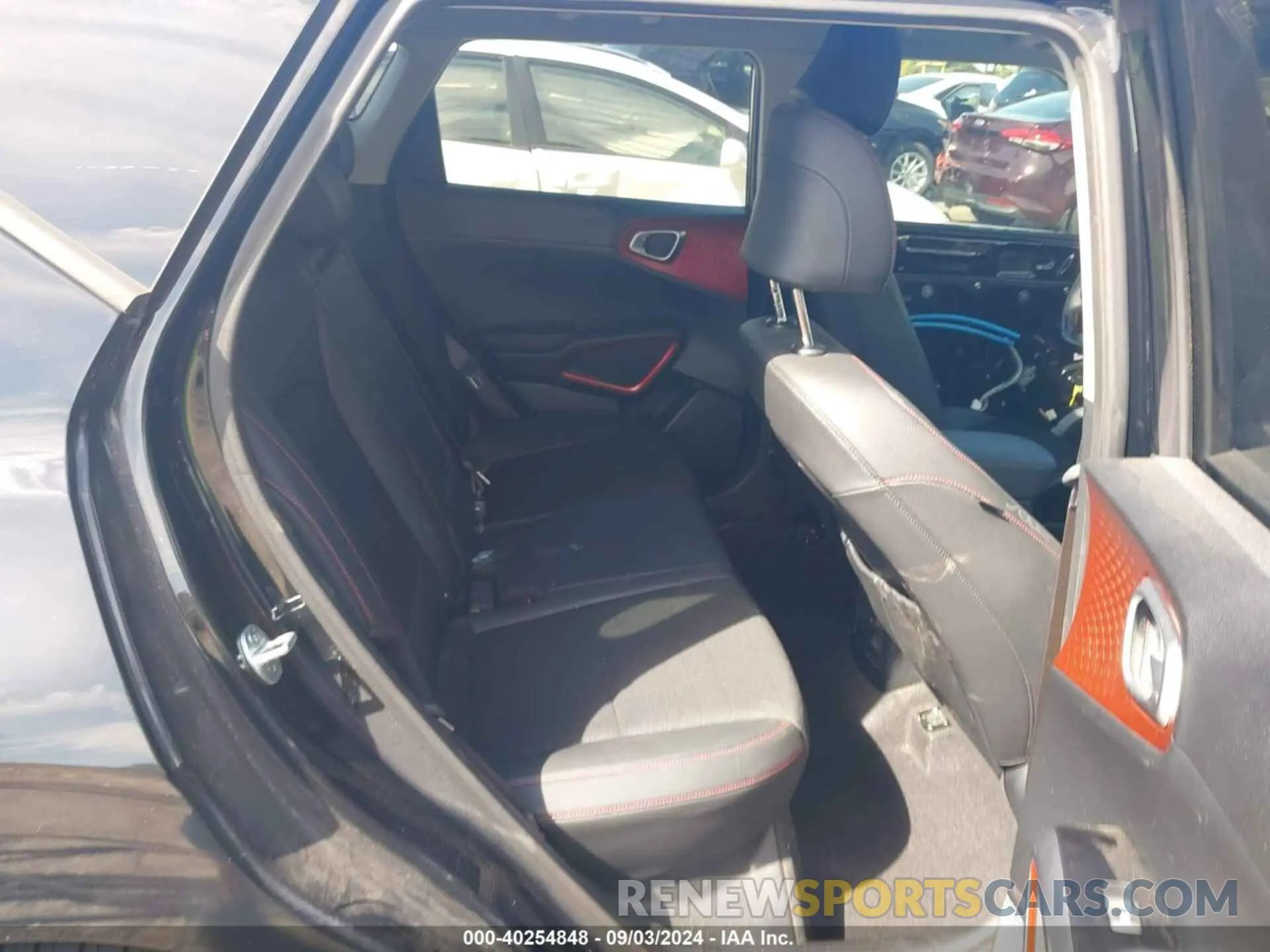 8 fotografías del automóvil dañado KNDJ53AF9N7170320 KIA SOUL 2022