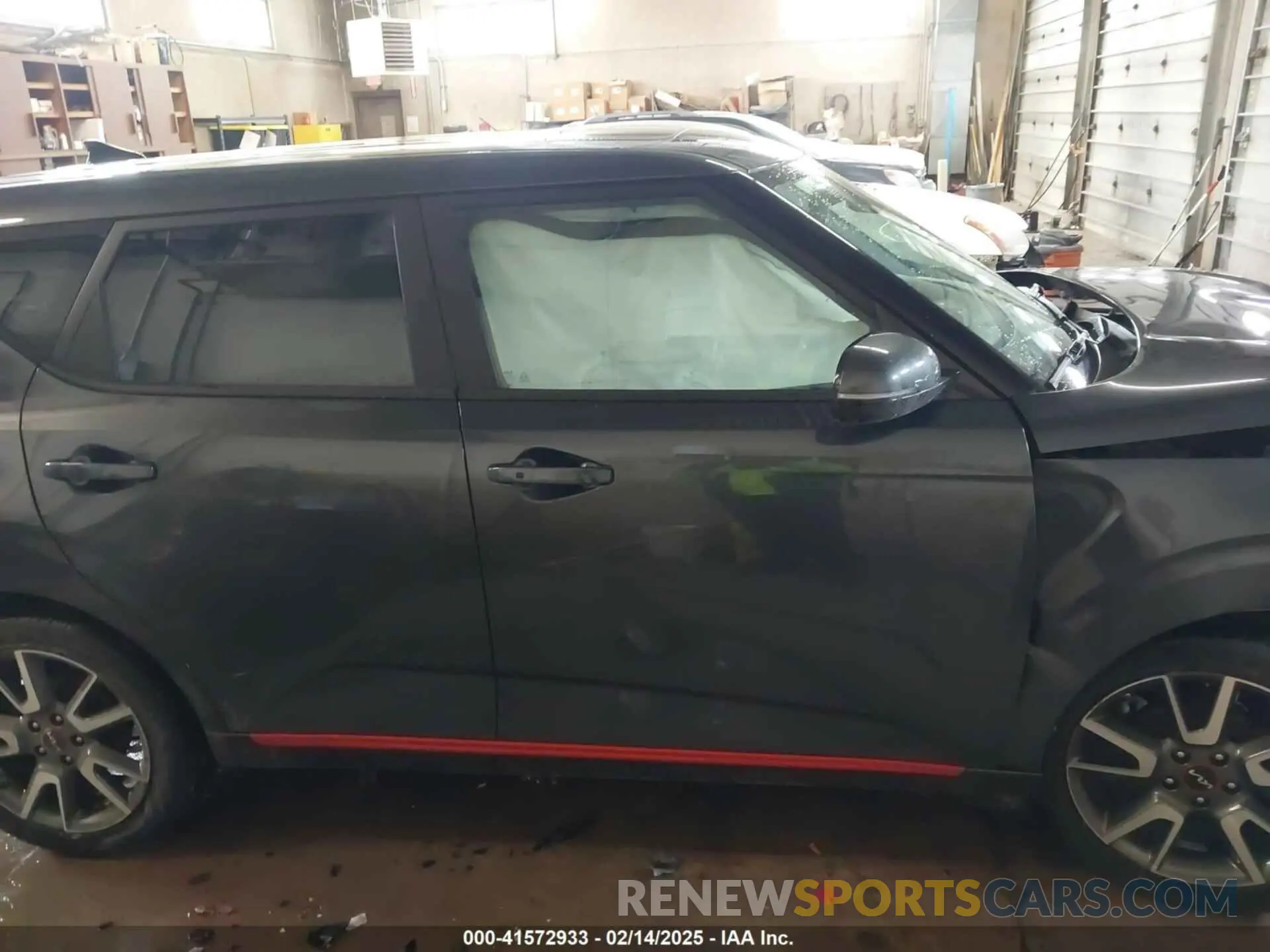 13 fotografías del automóvil dañado KNDJ63AU8N7803482 KIA SOUL 2022