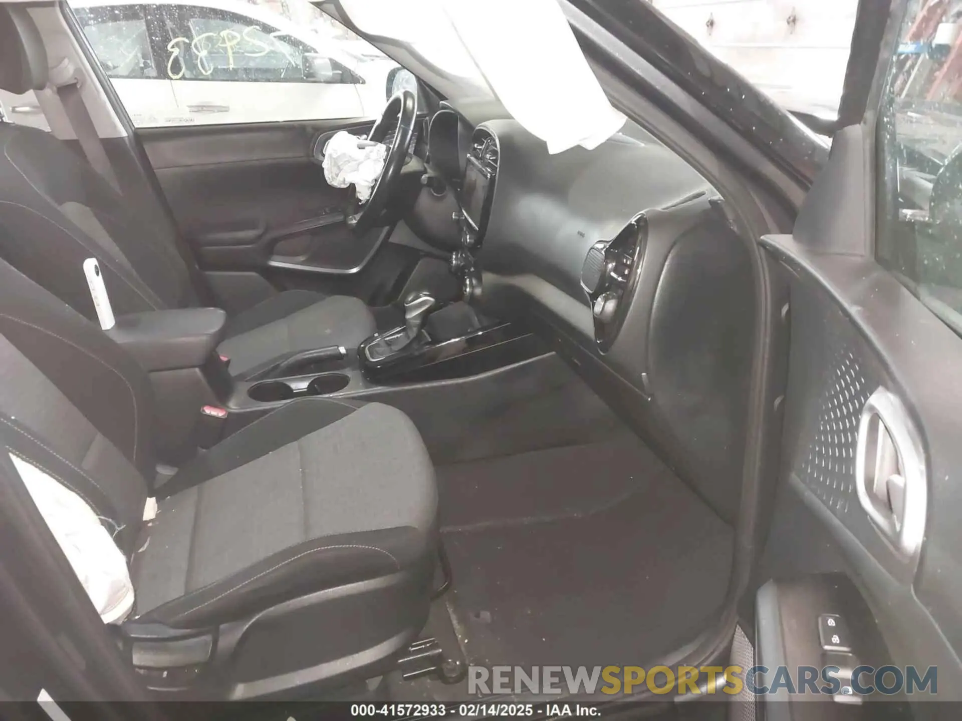 5 fotografías del automóvil dañado KNDJ63AU8N7803482 KIA SOUL 2022