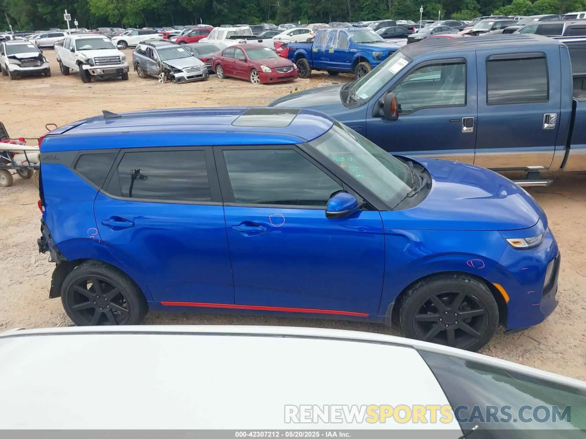 13 fotografías del automóvil dañado KNDJ63AU8N7818208 KIA SOUL 2022