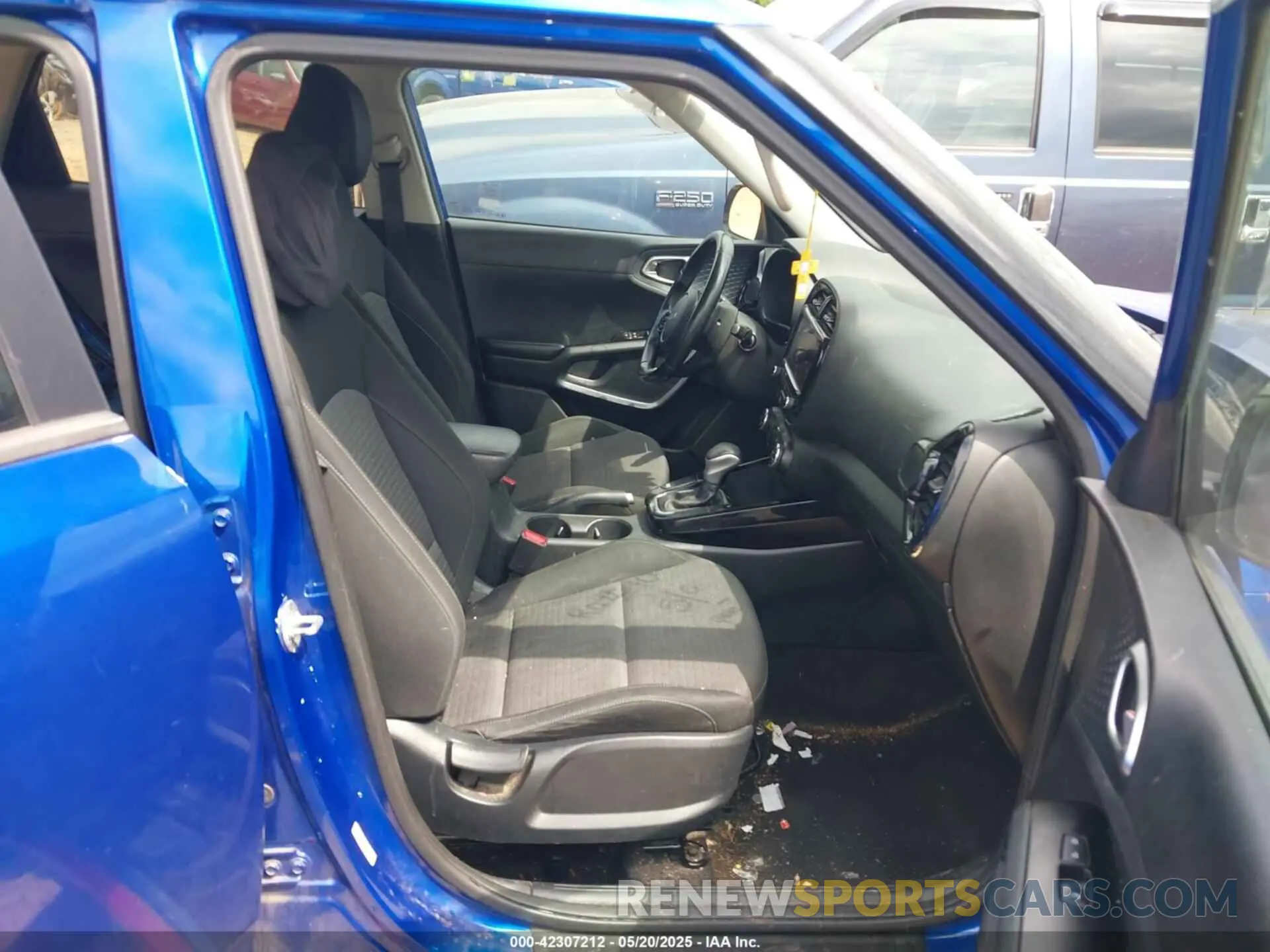 5 fotografías del automóvil dañado KNDJ63AU8N7818208 KIA SOUL 2022