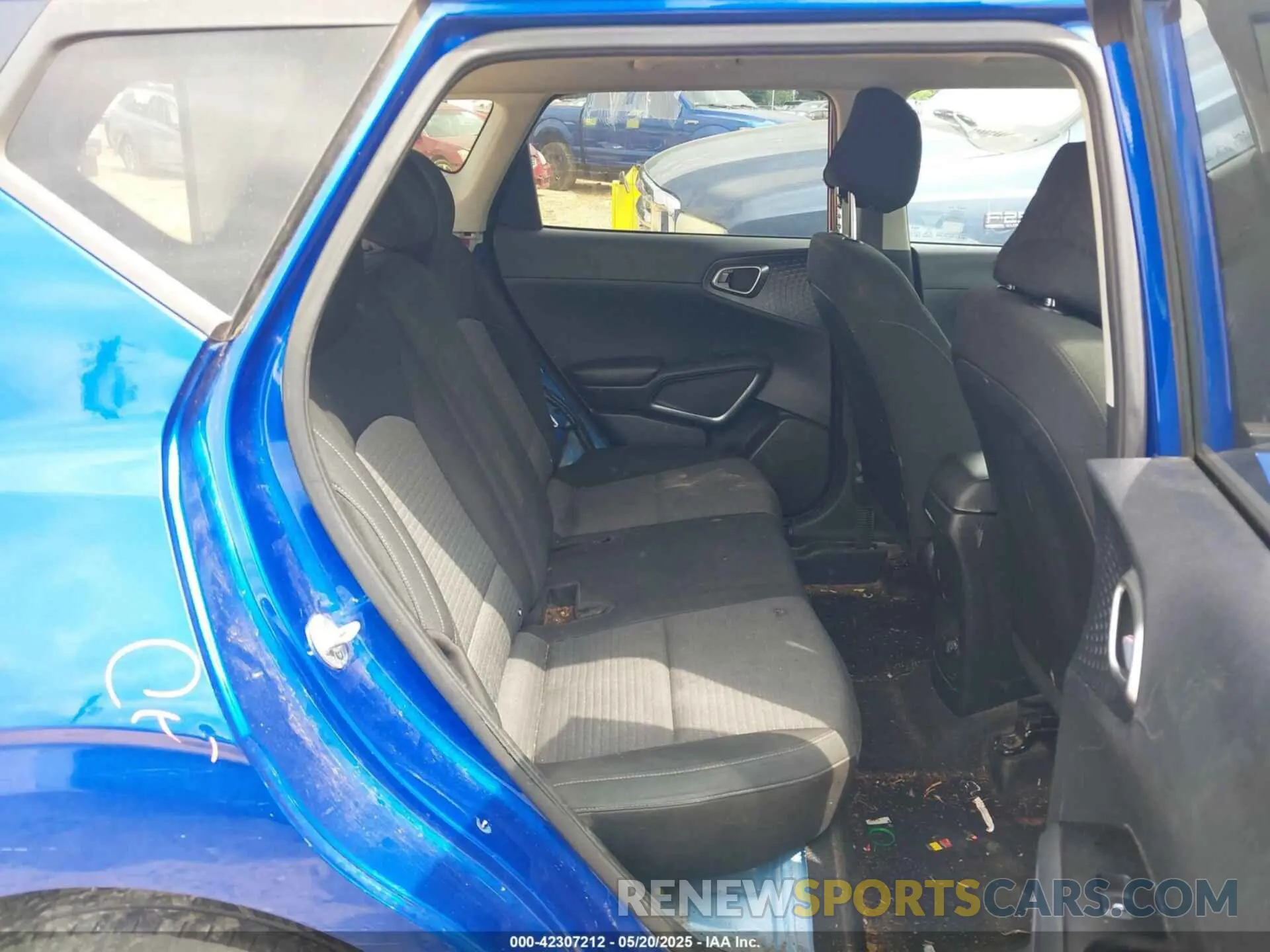 8 fotografías del automóvil dañado KNDJ63AU8N7818208 KIA SOUL 2022