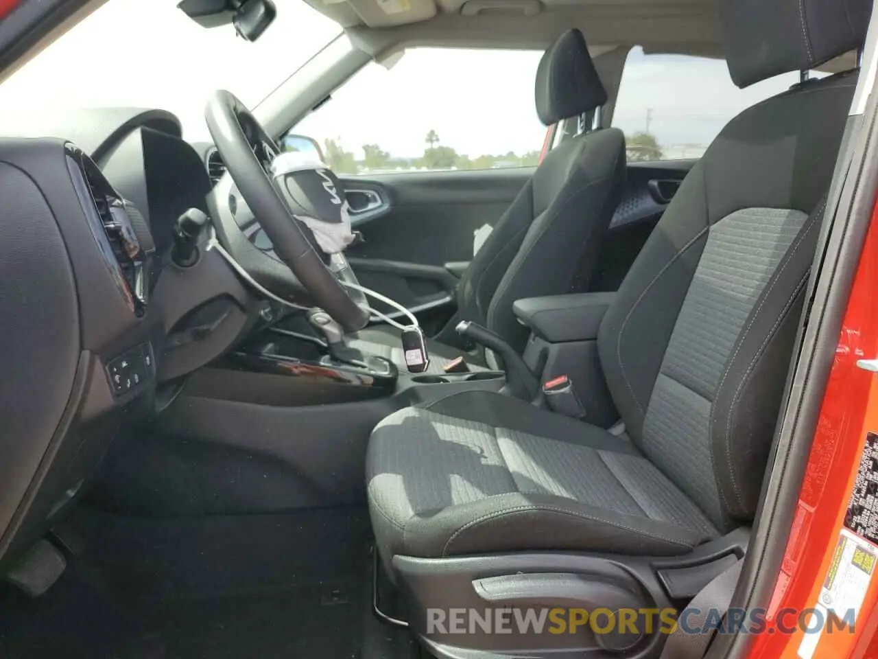 7 fotografías del automóvil dañado KNDJ63AU9N7181443 KIA SOUL 2022