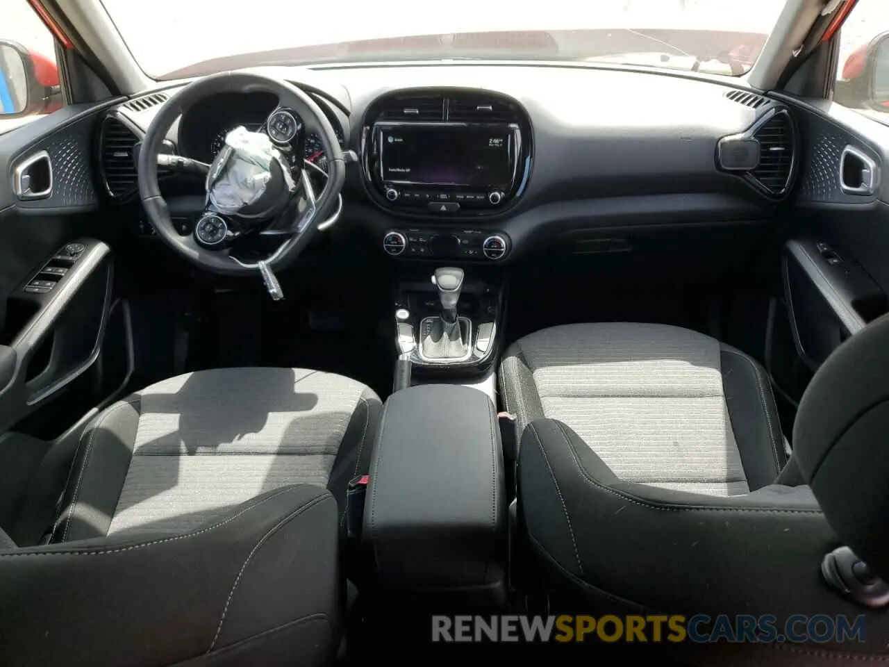 8 fotografías del automóvil dañado KNDJ63AU9N7181443 KIA SOUL 2022