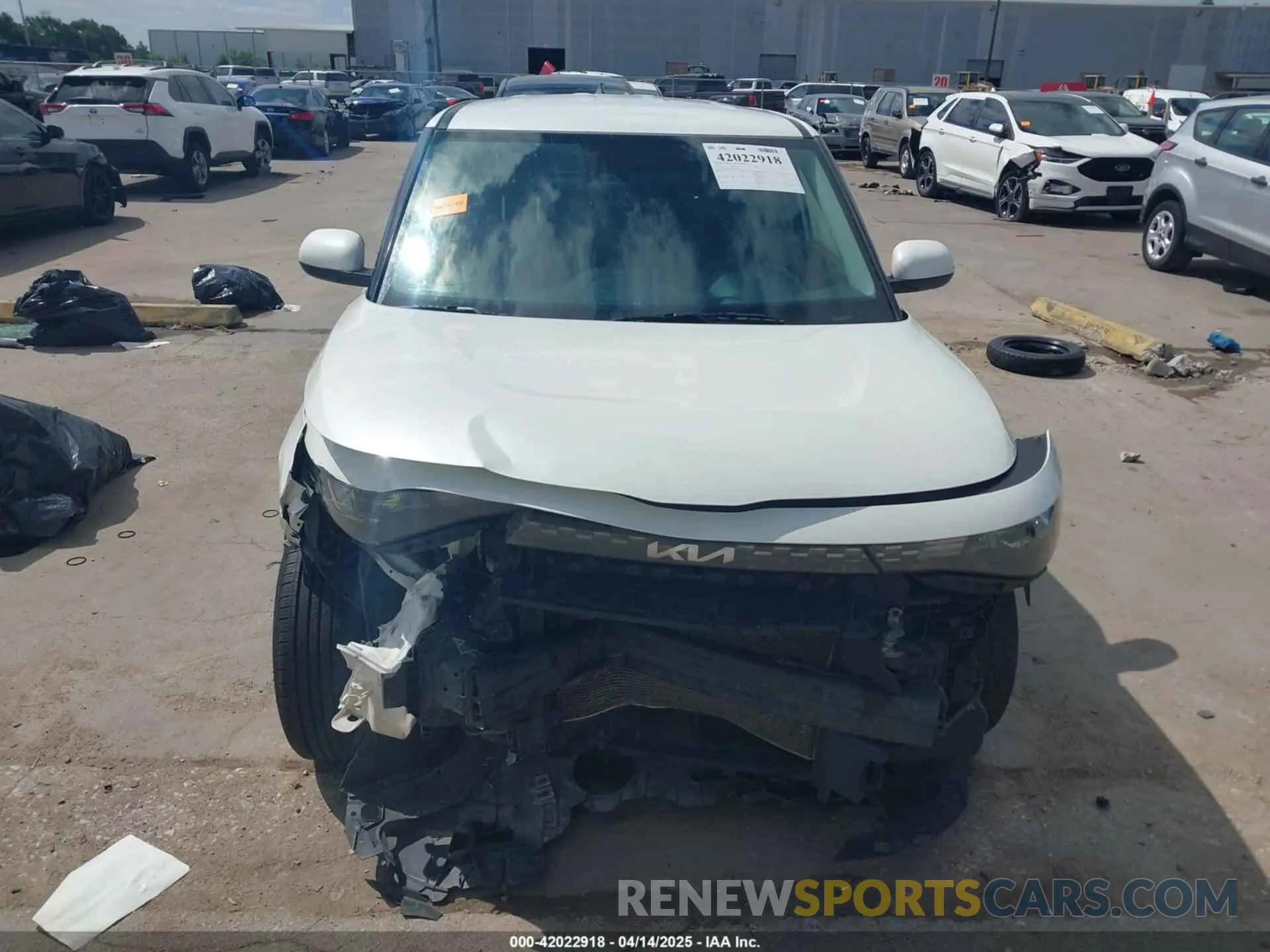 12 fotografías del automóvil dañado KNDJ23AU0P7861374 KIA SOUL 2023