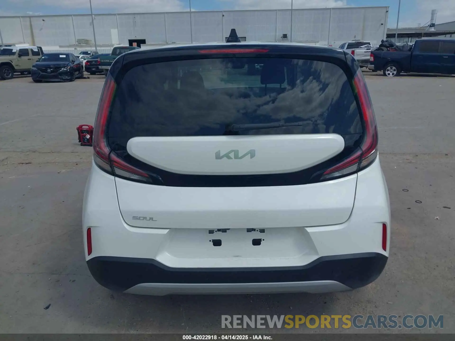 16 fotografías del automóvil dañado KNDJ23AU0P7861374 KIA SOUL 2023
