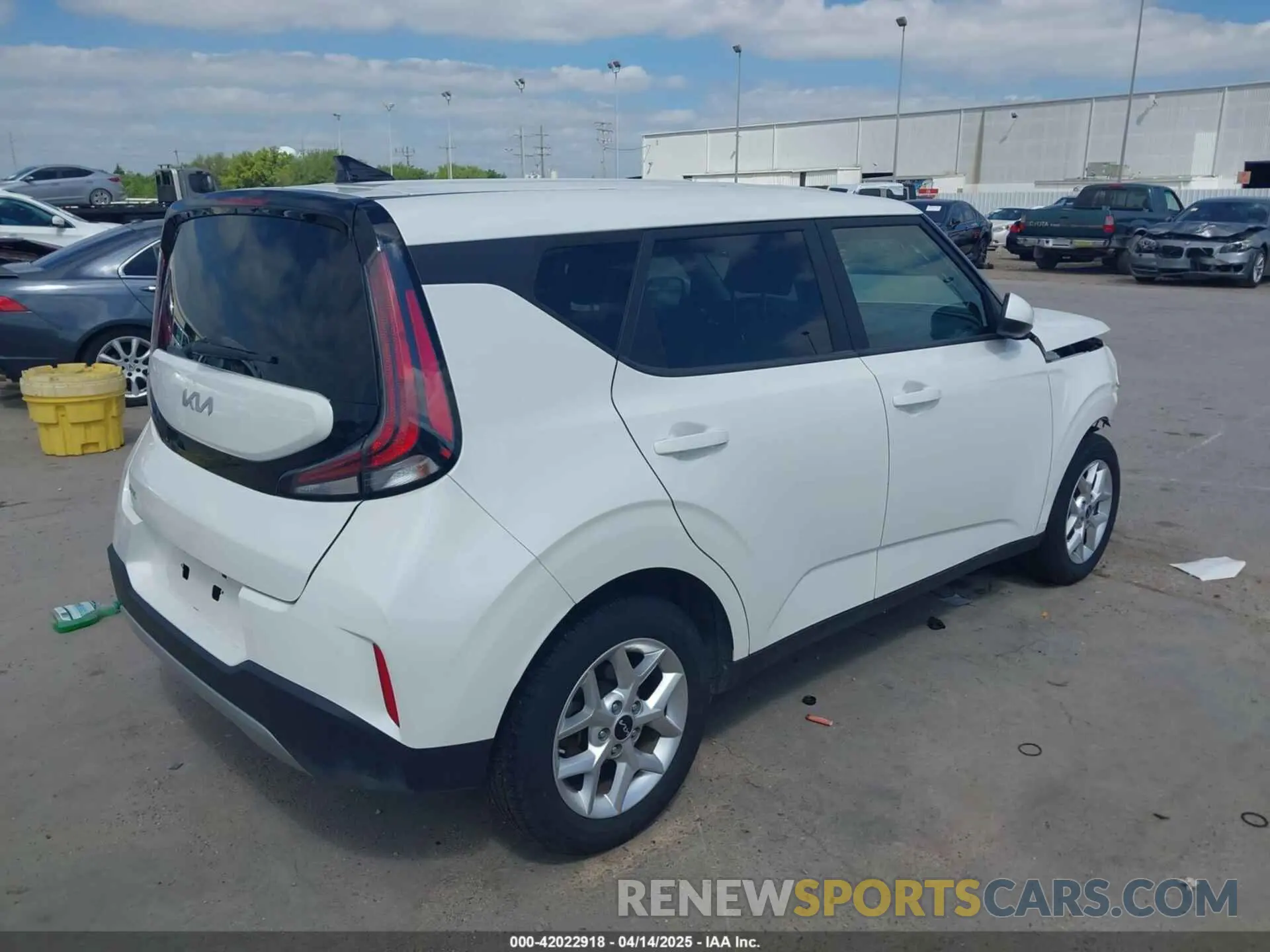 4 fotografías del automóvil dañado KNDJ23AU0P7861374 KIA SOUL 2023