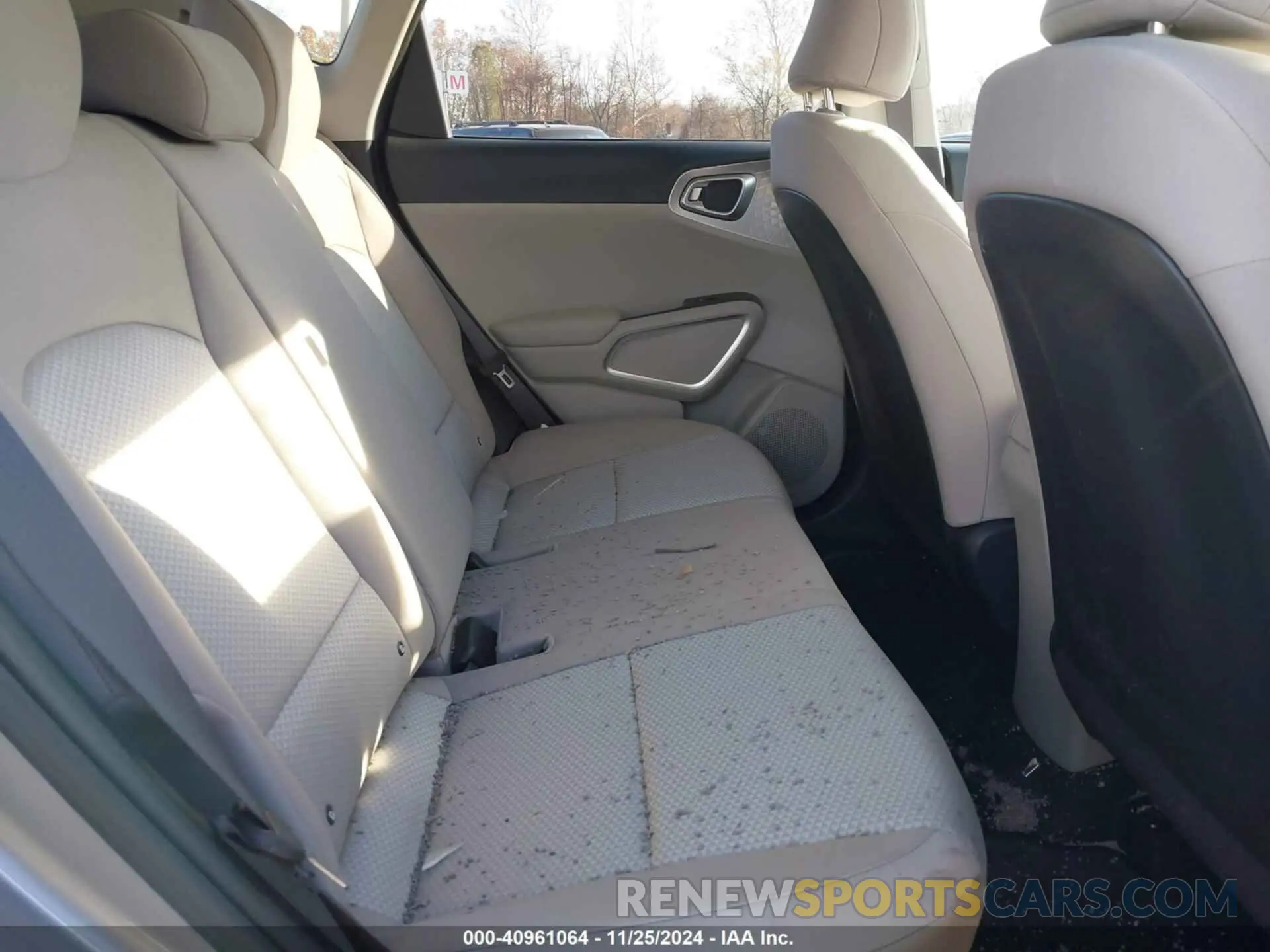 8 fotografías del automóvil dañado KNDJ23AU0P7864078 KIA SOUL 2023