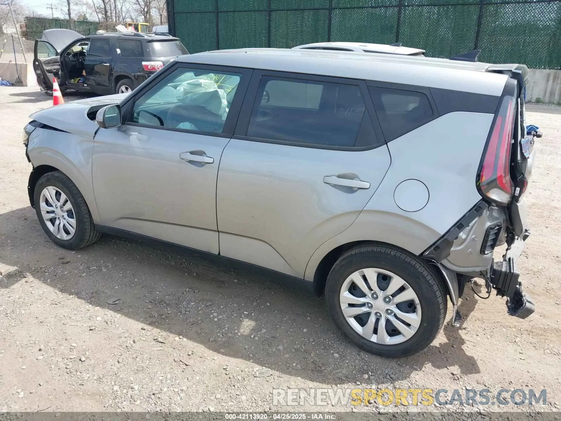 3 fotografías del automóvil dañado KNDJ23AU0P7874268 KIA SOUL 2023