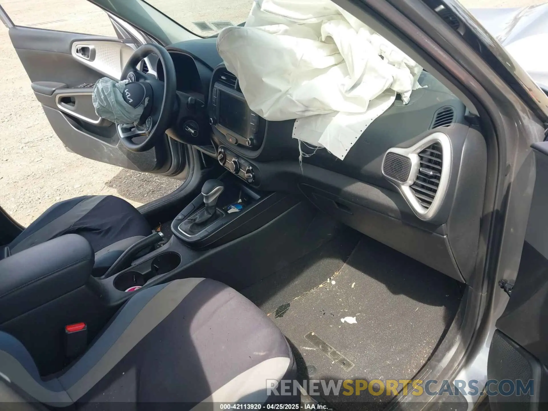5 fotografías del automóvil dañado KNDJ23AU0P7874268 KIA SOUL 2023
