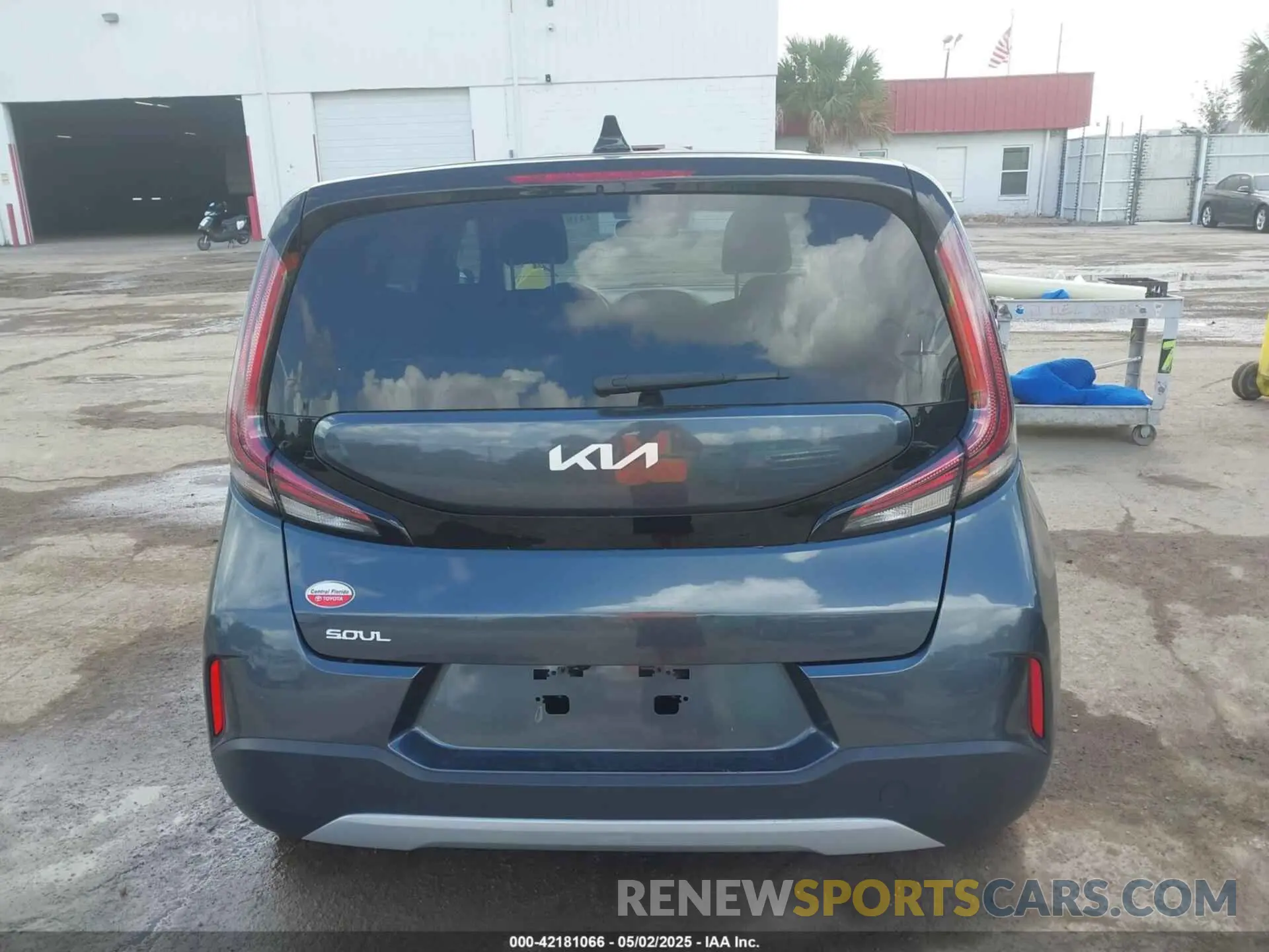 16 fotografías del automóvil dañado KNDJ23AU1P7196260 KIA SOUL 2023
