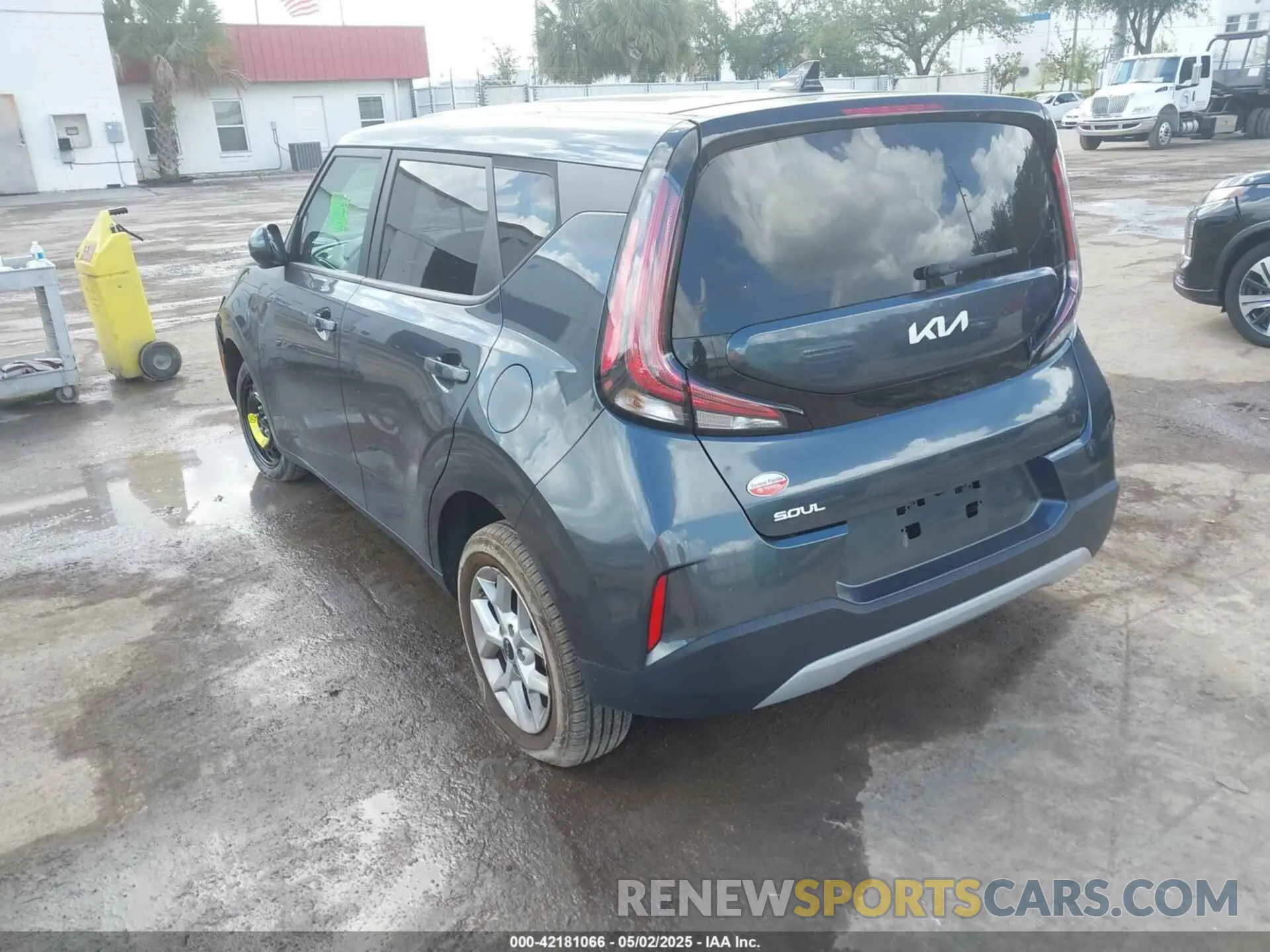 3 fotografías del automóvil dañado KNDJ23AU1P7196260 KIA SOUL 2023