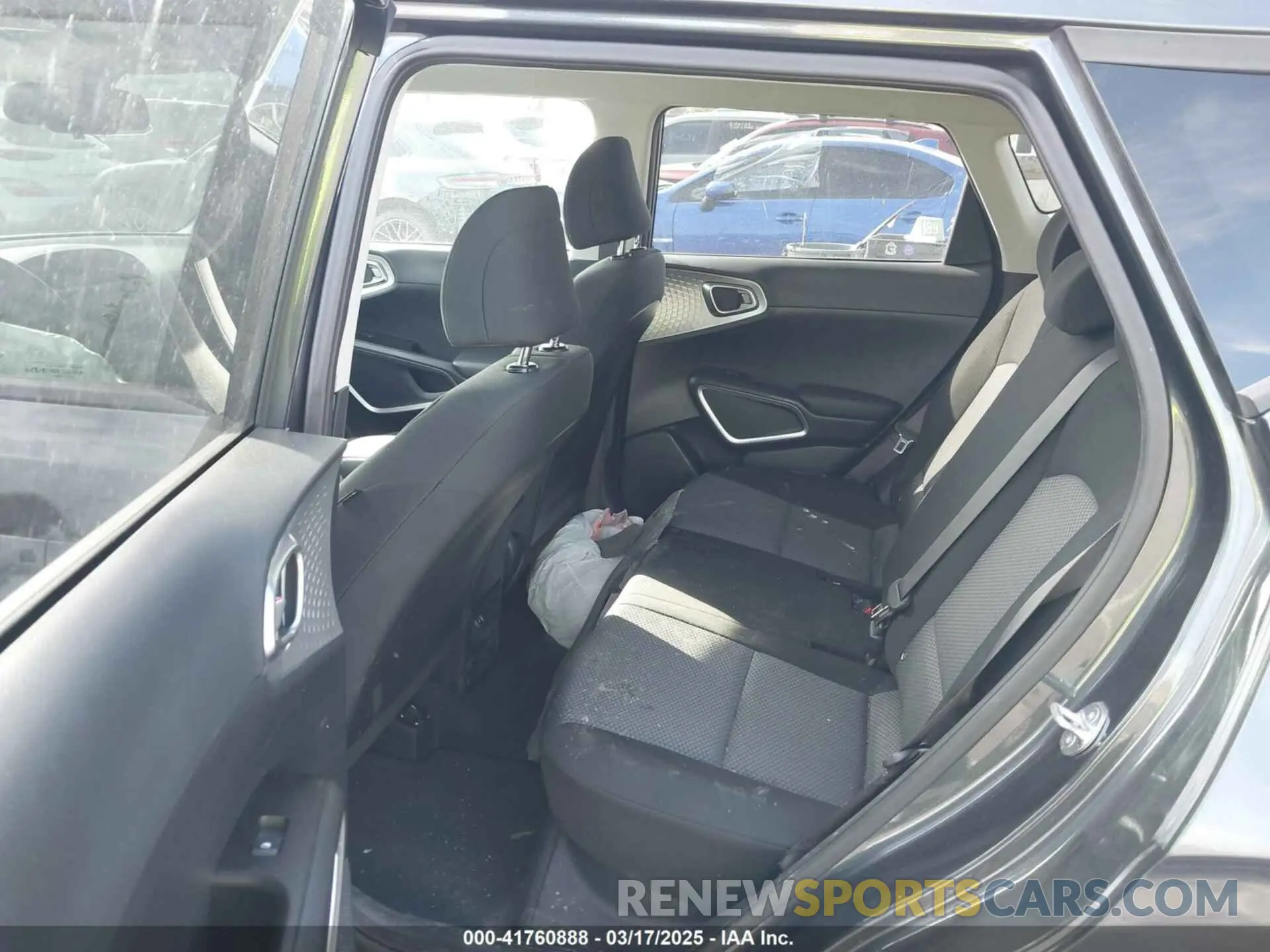 8 fotografías del automóvil dañado KNDJ23AU1P7199613 KIA SOUL 2023