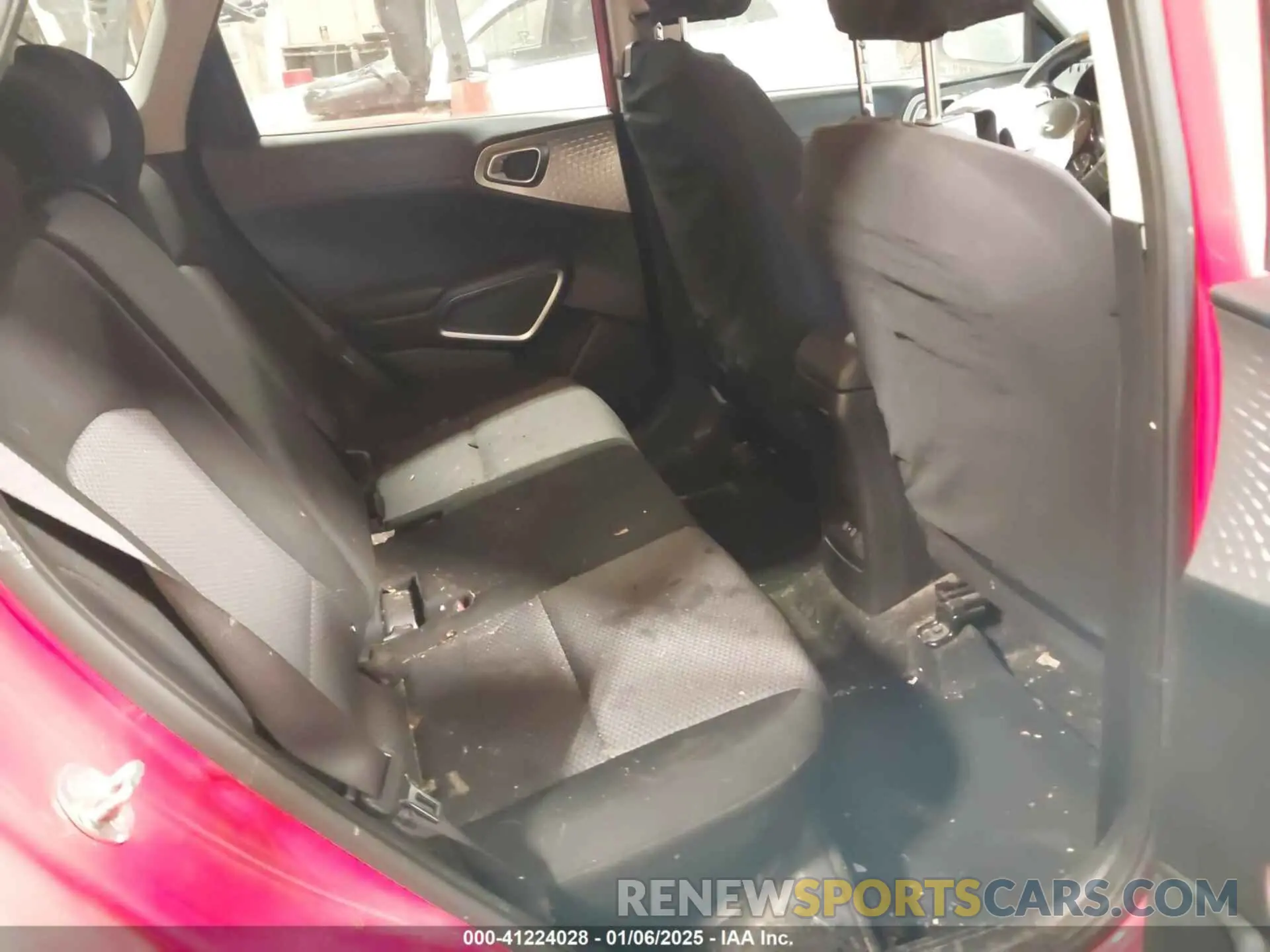 8 fotografías del automóvil dañado KNDJ23AU1P7208469 KIA SOUL 2023