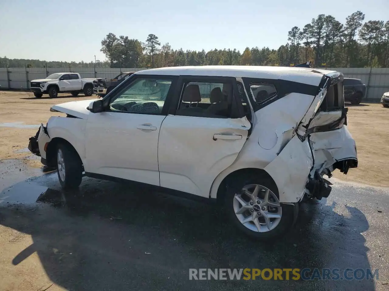 2 fotografías del automóvil dañado KNDJ23AU1P7863893 KIA SOUL 2023