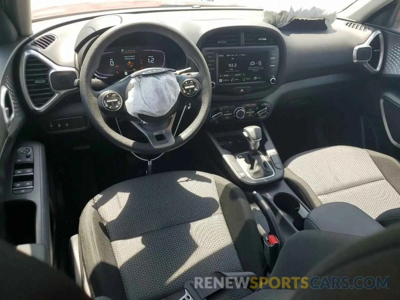 8 fotografías del automóvil dañado KNDJ23AU1P7877566 KIA SOUL 2023
