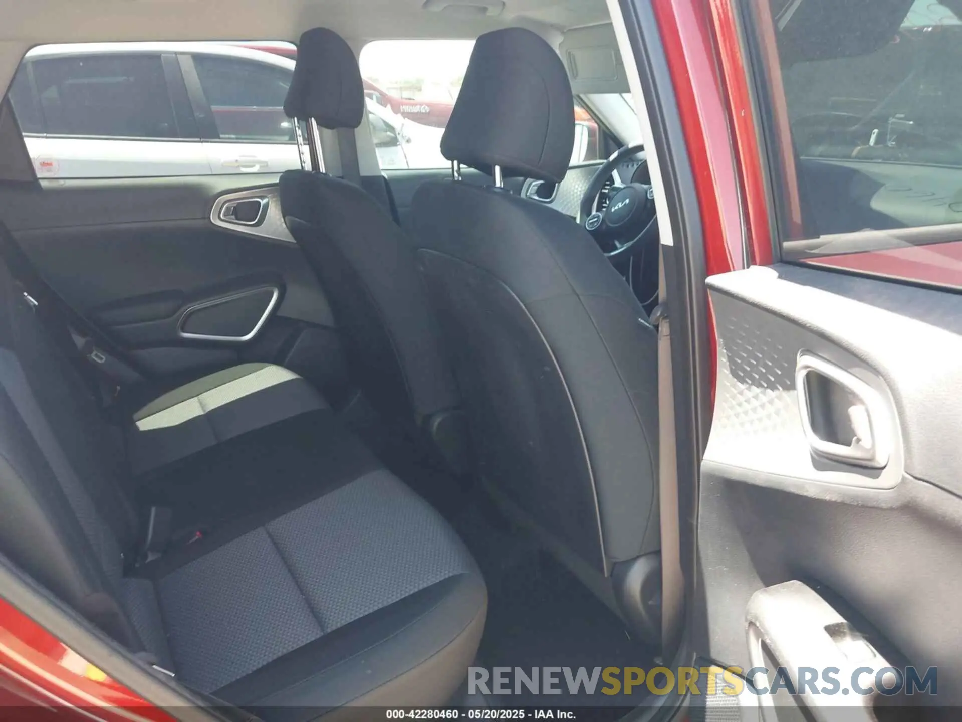8 fotografías del automóvil dañado KNDJ23AU2P7188586 KIA SOUL 2023