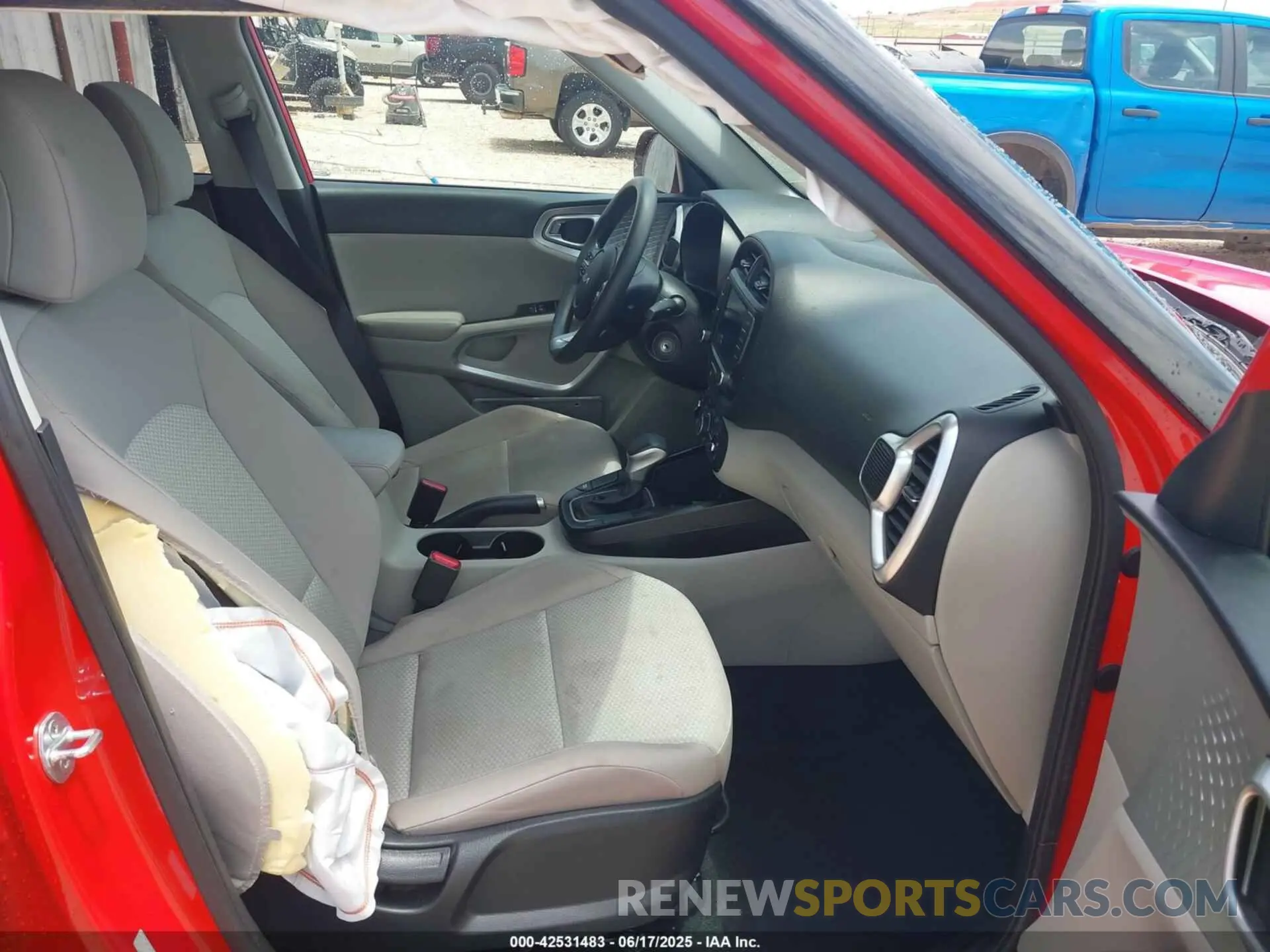 5 fotografías del automóvil dañado KNDJ23AU3P7207839 KIA SOUL 2023