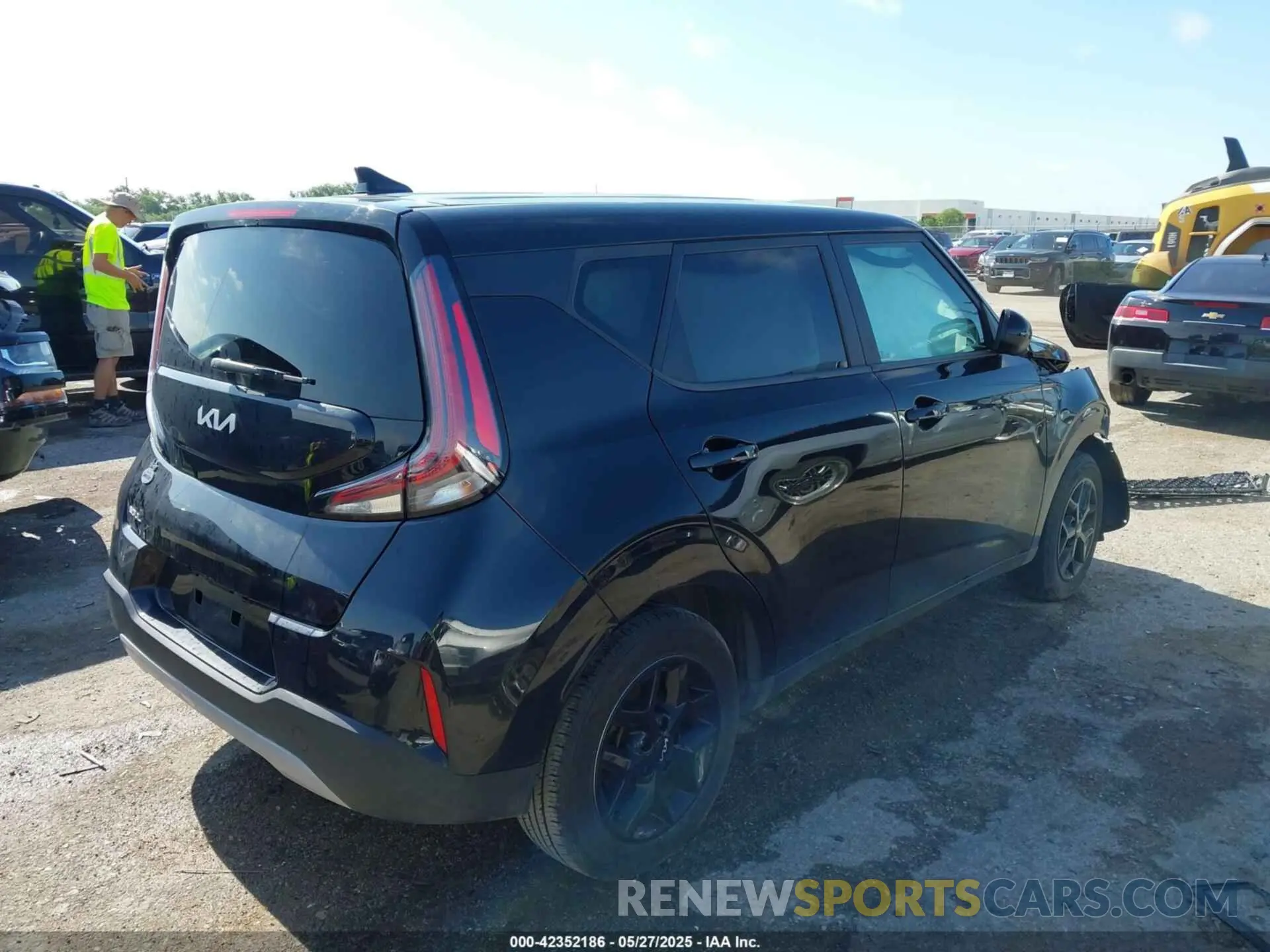 4 fotografías del automóvil dañado KNDJ23AU3P7869579 KIA SOUL 2023