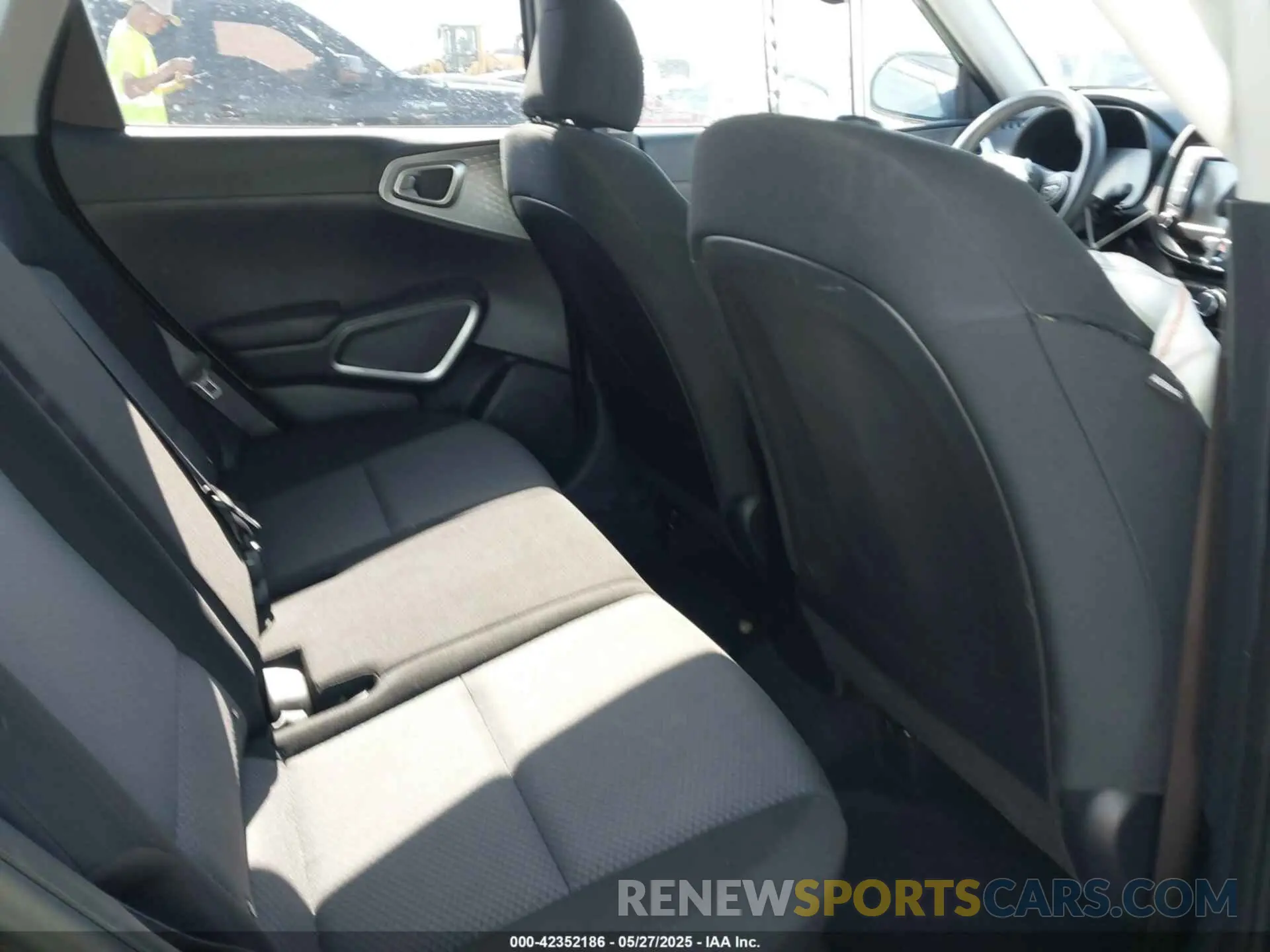8 fotografías del automóvil dañado KNDJ23AU3P7869579 KIA SOUL 2023
