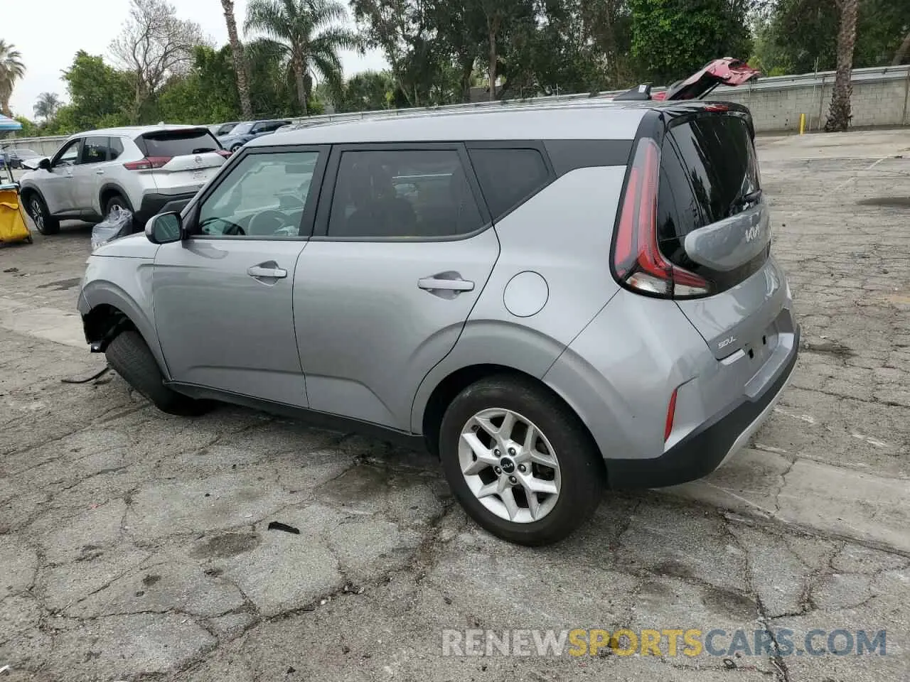 2 fotografías del automóvil dañado KNDJ23AU3P7870487 KIA SOUL 2023
