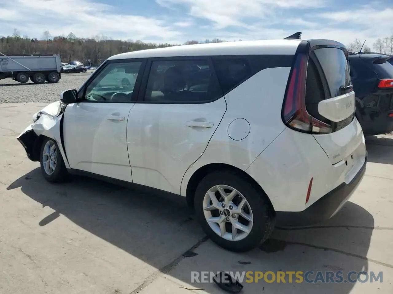 2 fotografías del automóvil dañado KNDJ23AU3P7882719 KIA SOUL 2023