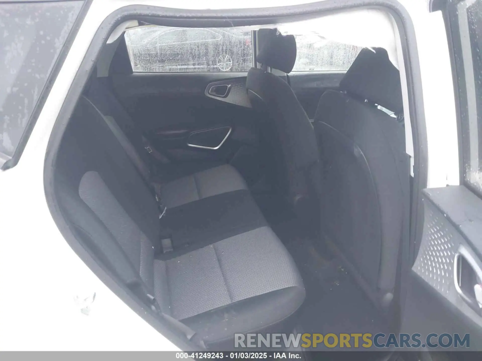 8 fotografías del automóvil dañado KNDJ23AU4P7214993 KIA SOUL 2023