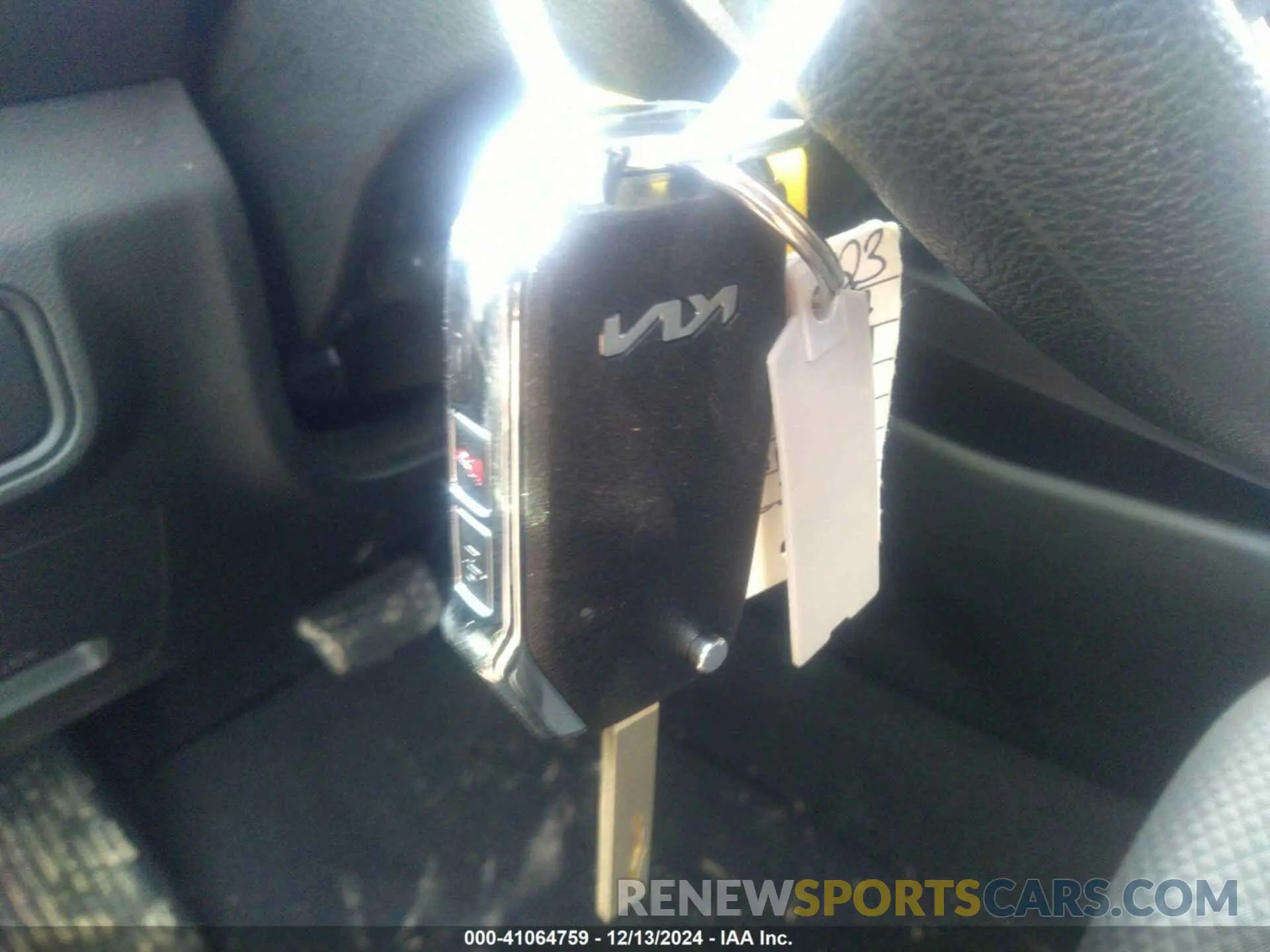 11 fotografías del automóvil dañado KNDJ23AU4P7839040 KIA SOUL 2023