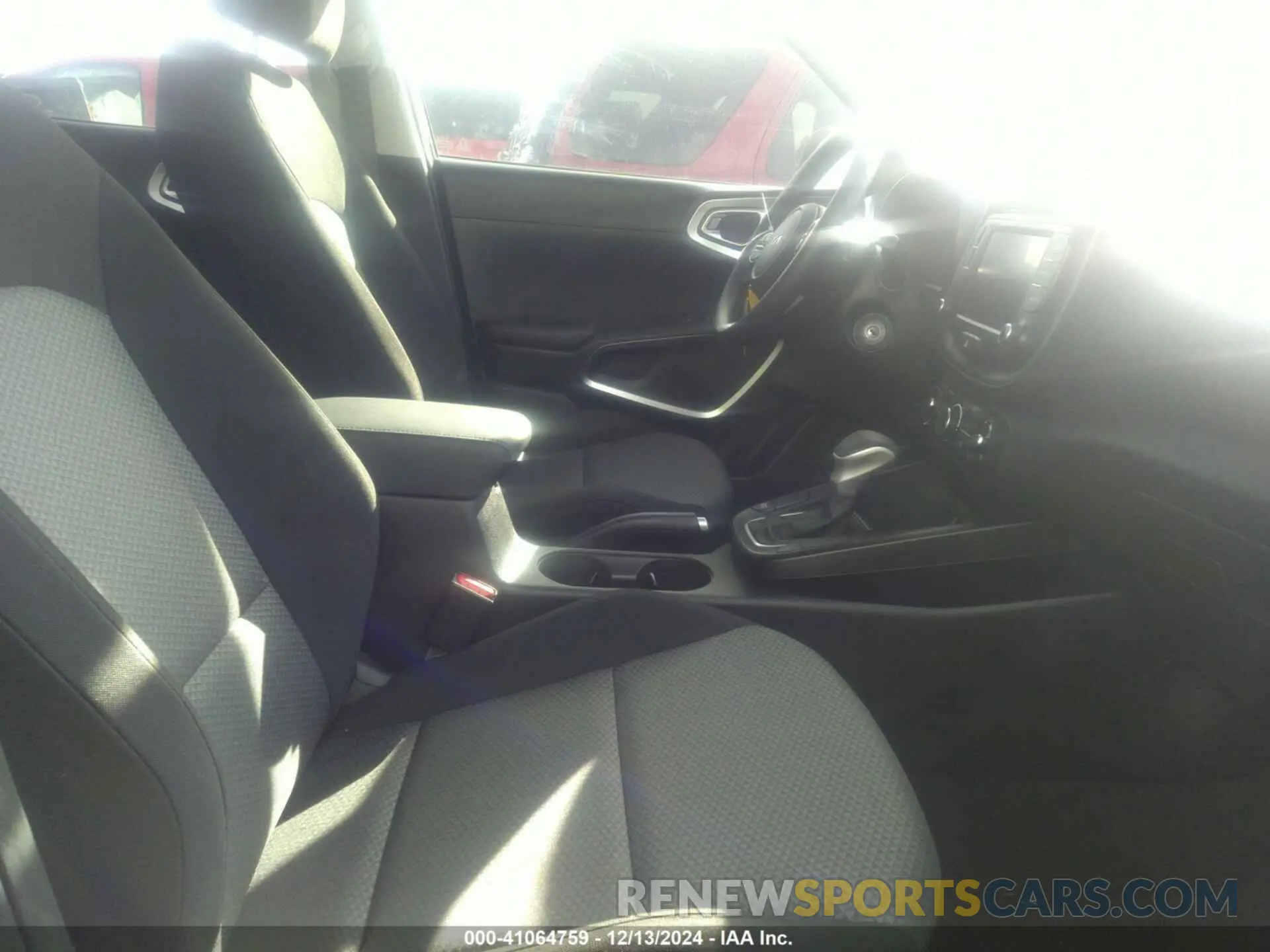 5 fotografías del automóvil dañado KNDJ23AU4P7839040 KIA SOUL 2023
