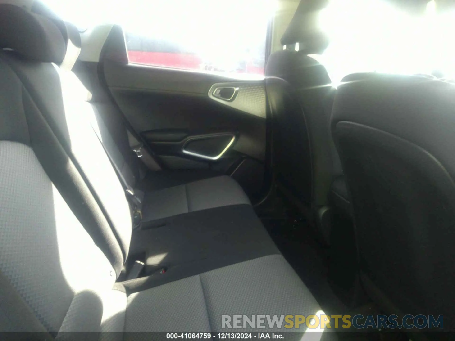 8 fotografías del automóvil dañado KNDJ23AU4P7839040 KIA SOUL 2023