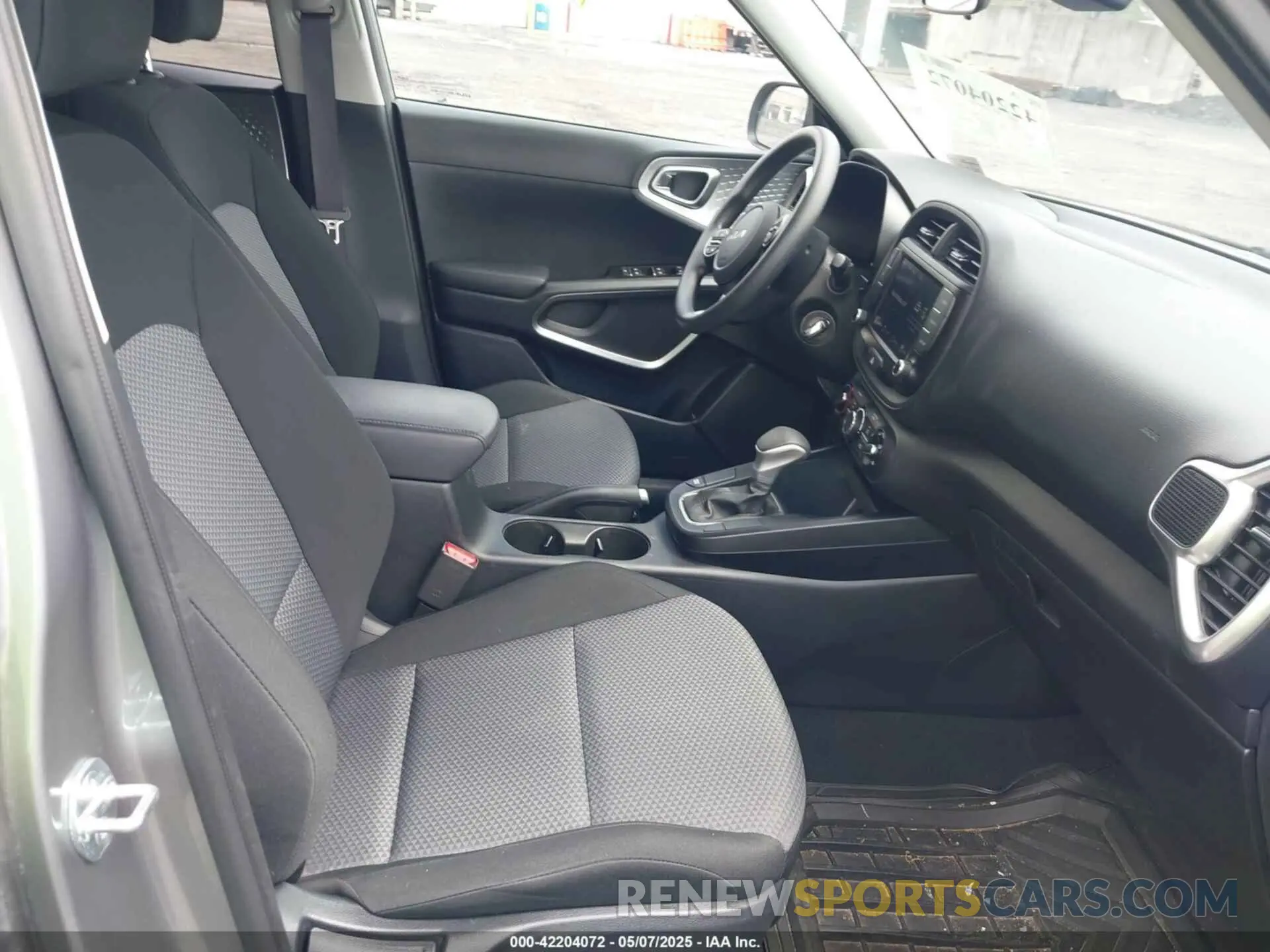 5 fotografías del automóvil dañado KNDJ23AU4P7877898 KIA SOUL 2023
