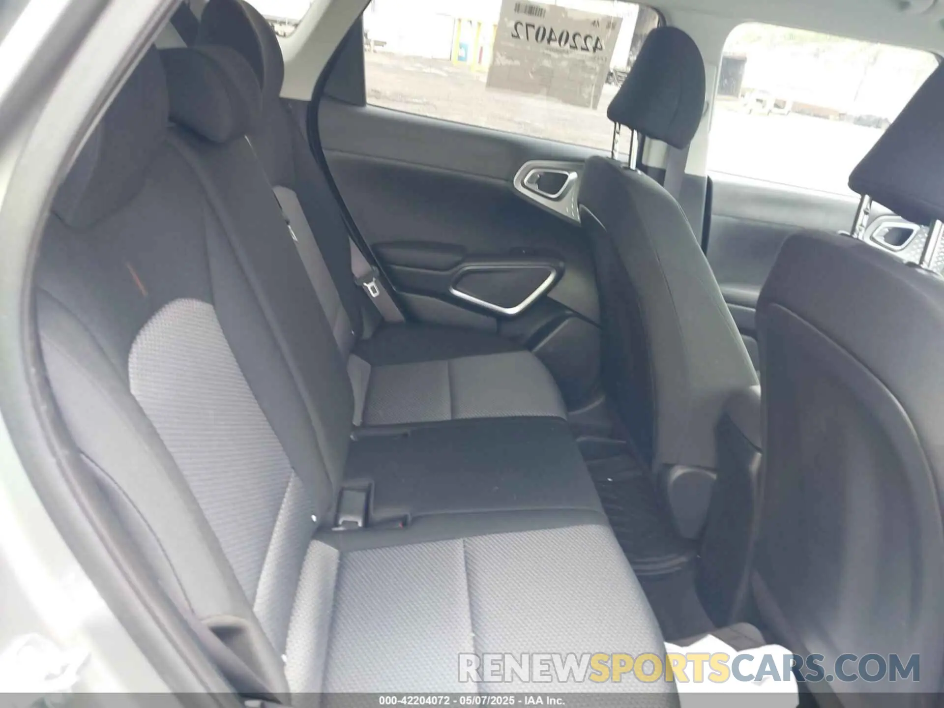 8 fotografías del automóvil dañado KNDJ23AU4P7877898 KIA SOUL 2023