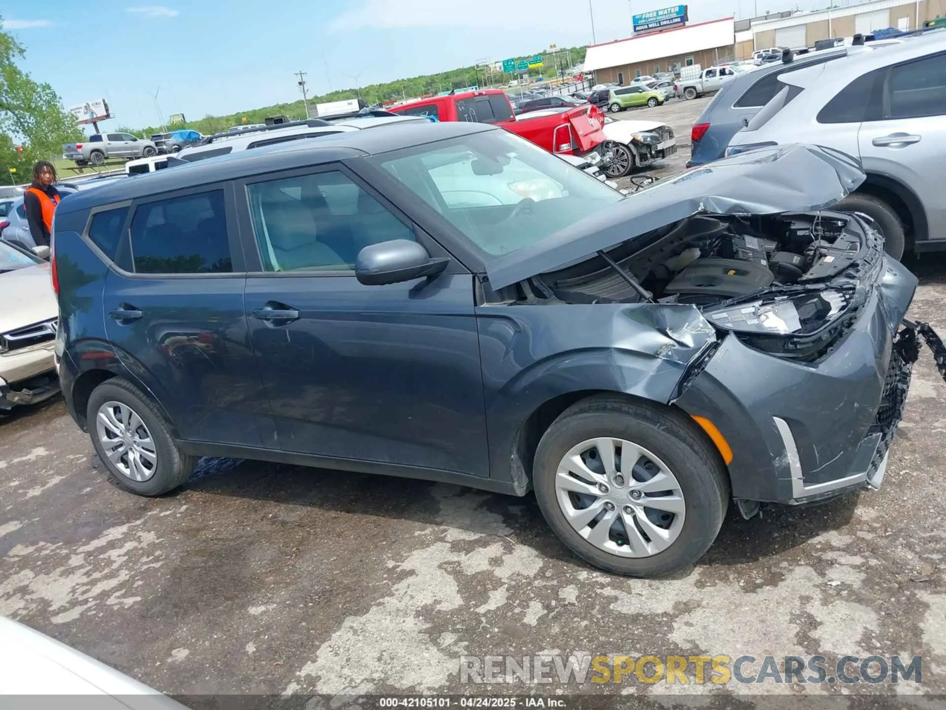 13 fotografías del automóvil dañado KNDJ23AU5P7197606 KIA SOUL 2023