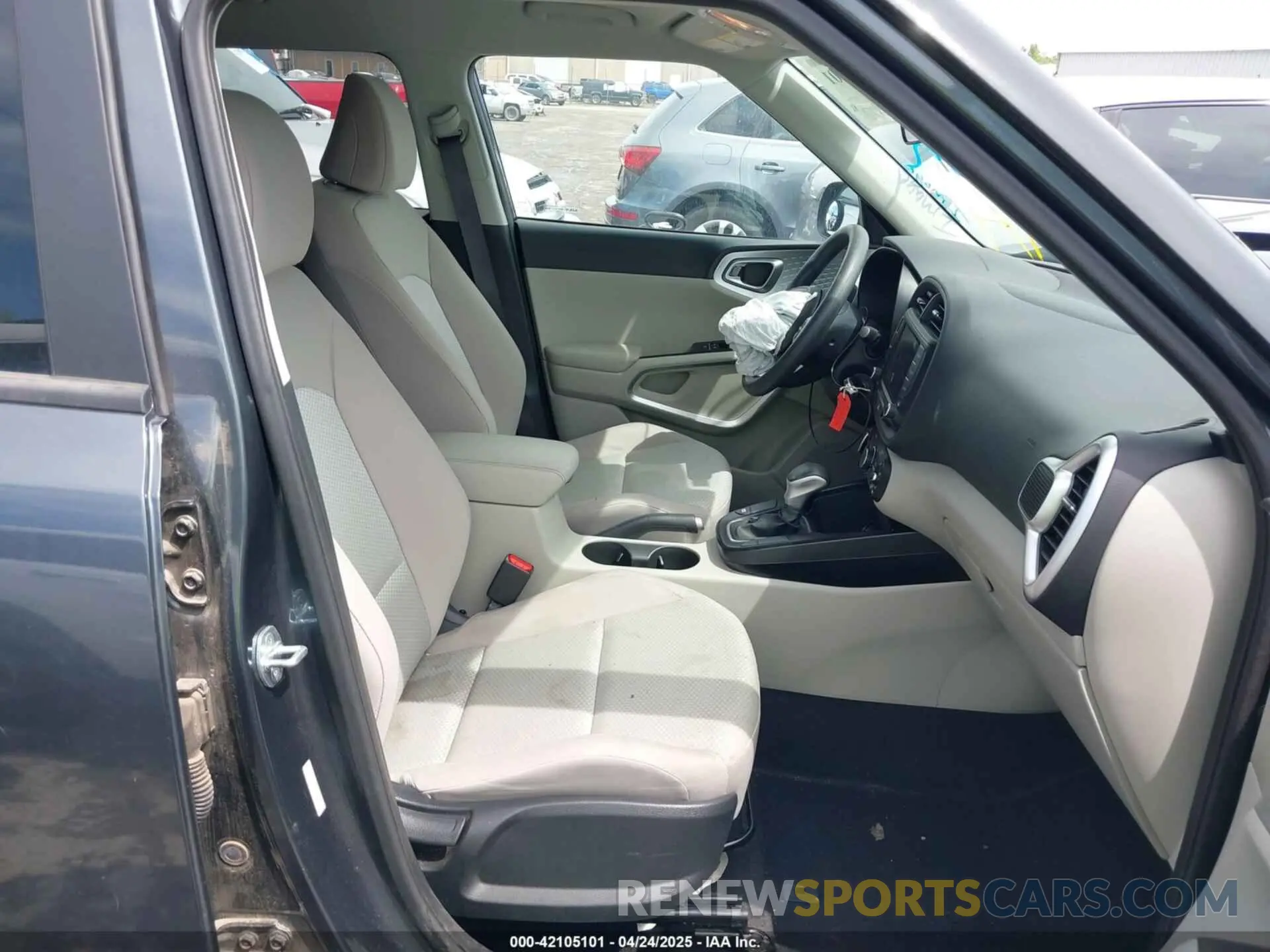 5 fotografías del automóvil dañado KNDJ23AU5P7197606 KIA SOUL 2023