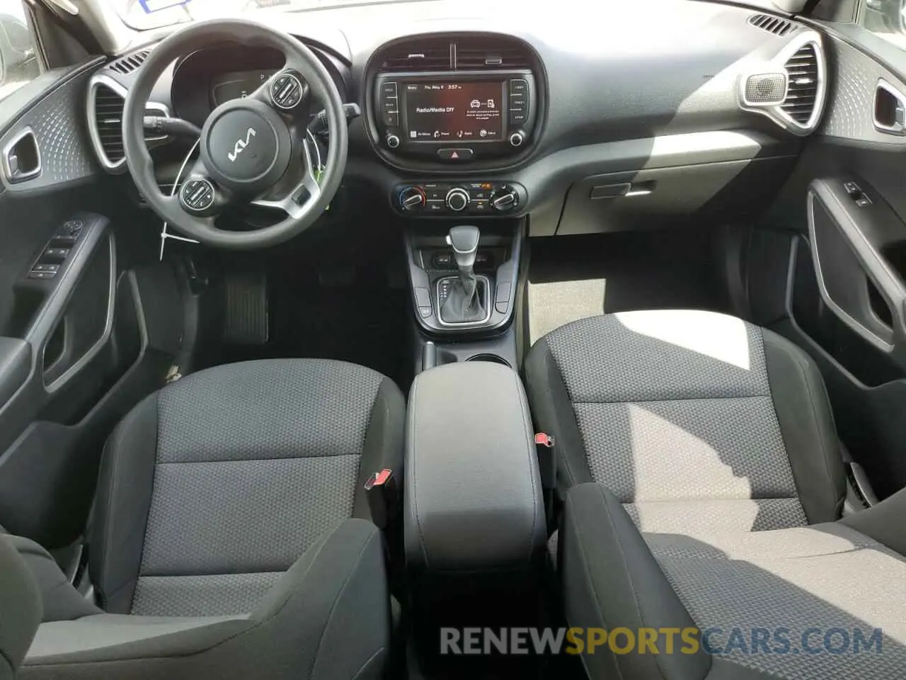 8 fotografías del automóvil dañado KNDJ23AU5P7198206 KIA SOUL 2023