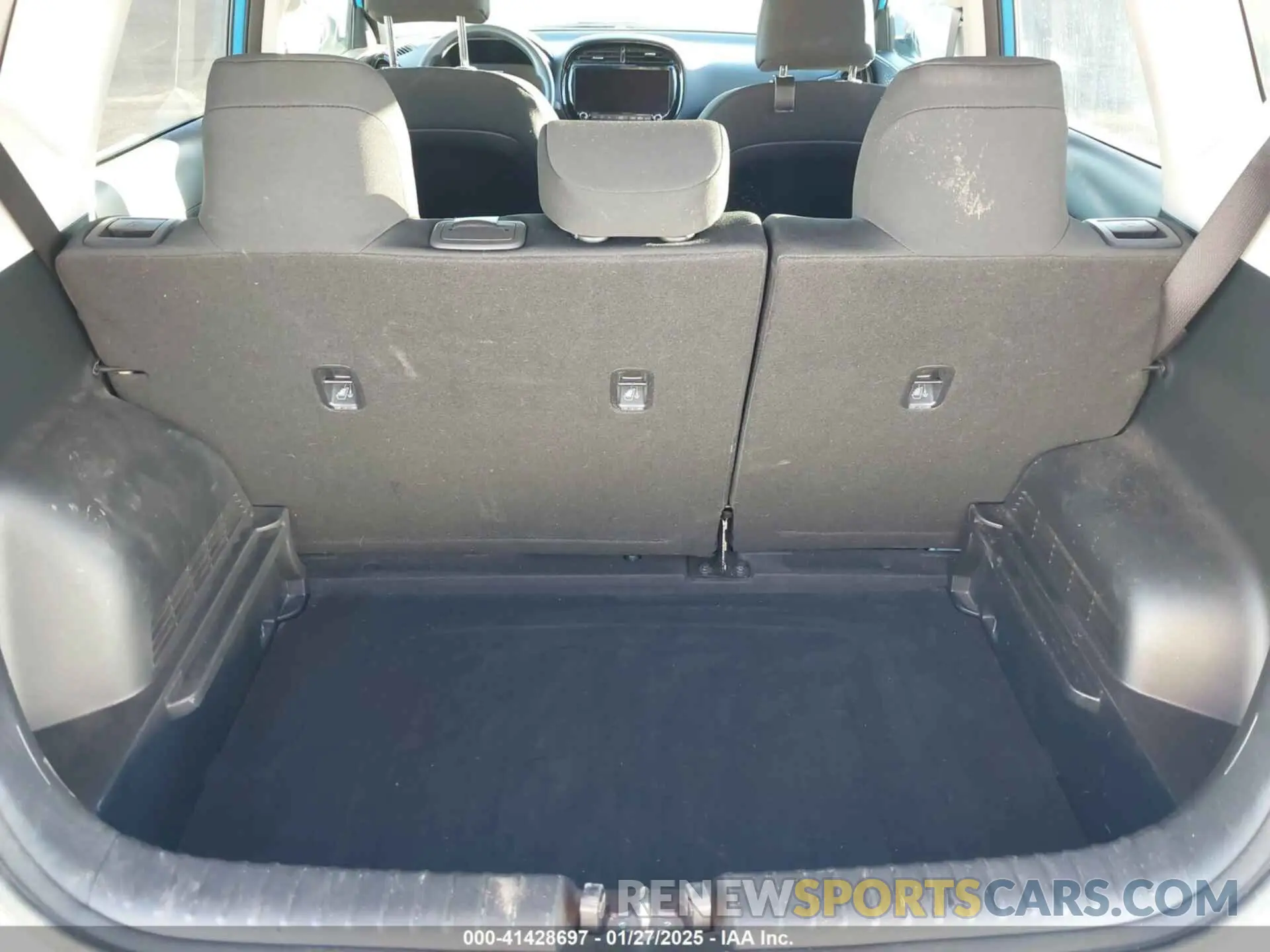 18 fotografías del automóvil dañado KNDJ23AU5P7207874 KIA SOUL 2023
