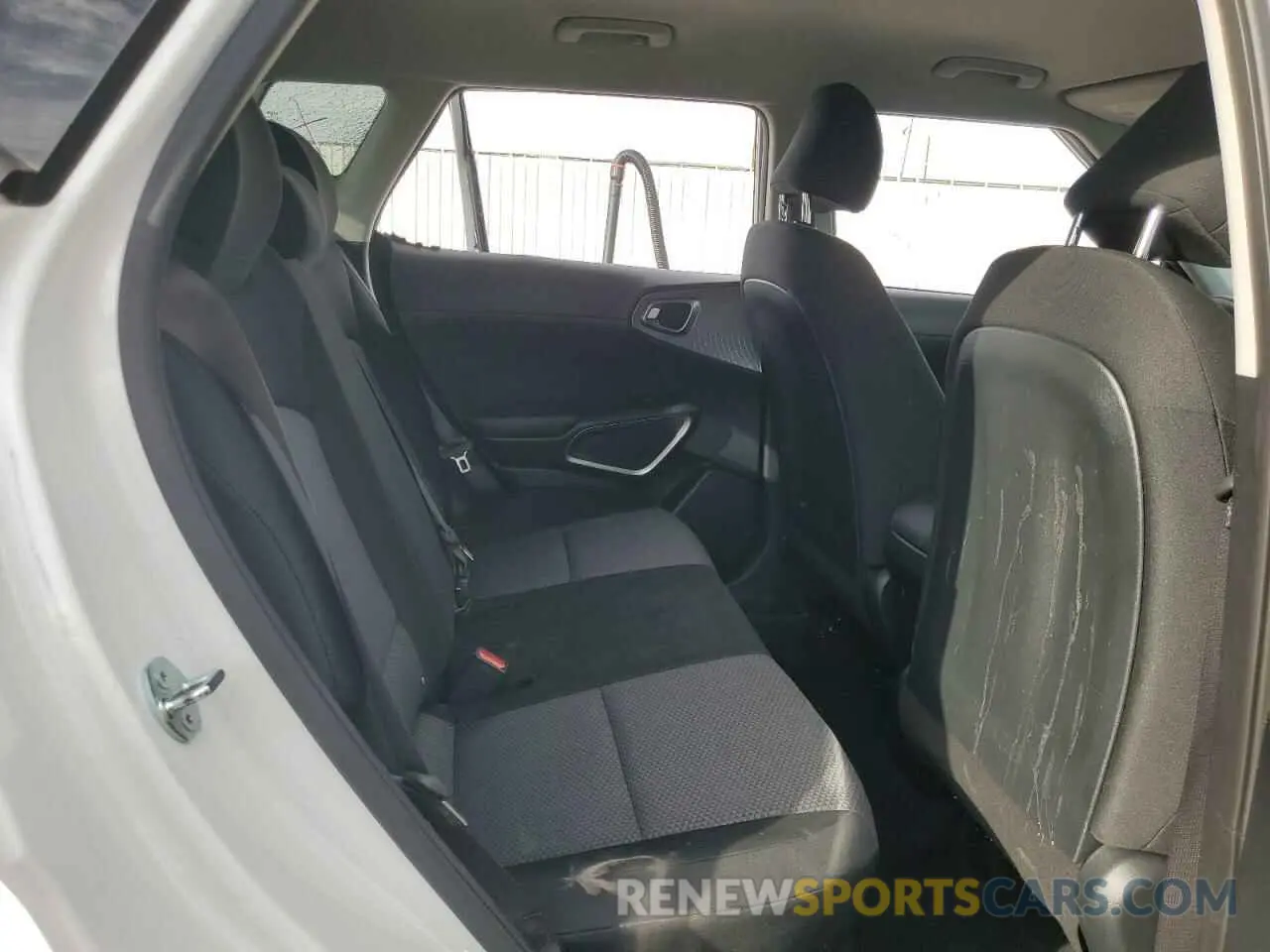 11 fotografías del automóvil dañado KNDJ23AU5P7860835 KIA SOUL 2023