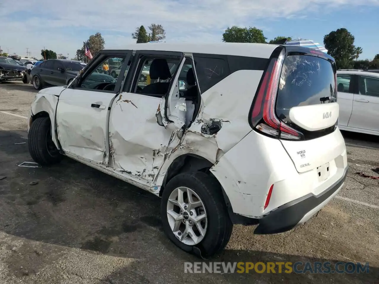 2 fotografías del automóvil dañado KNDJ23AU5P7860835 KIA SOUL 2023