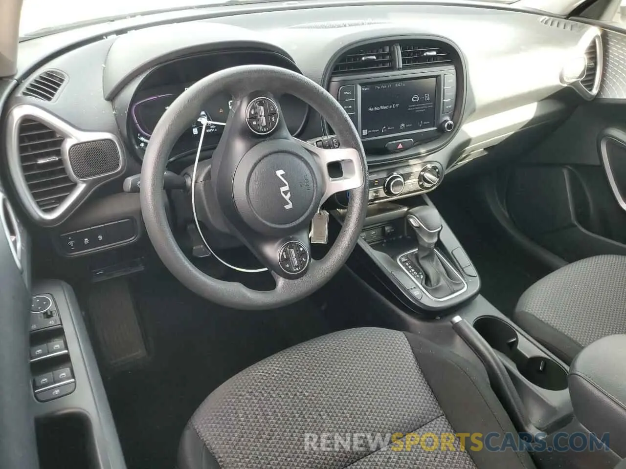 8 fotografías del automóvil dañado KNDJ23AU5P7860835 KIA SOUL 2023