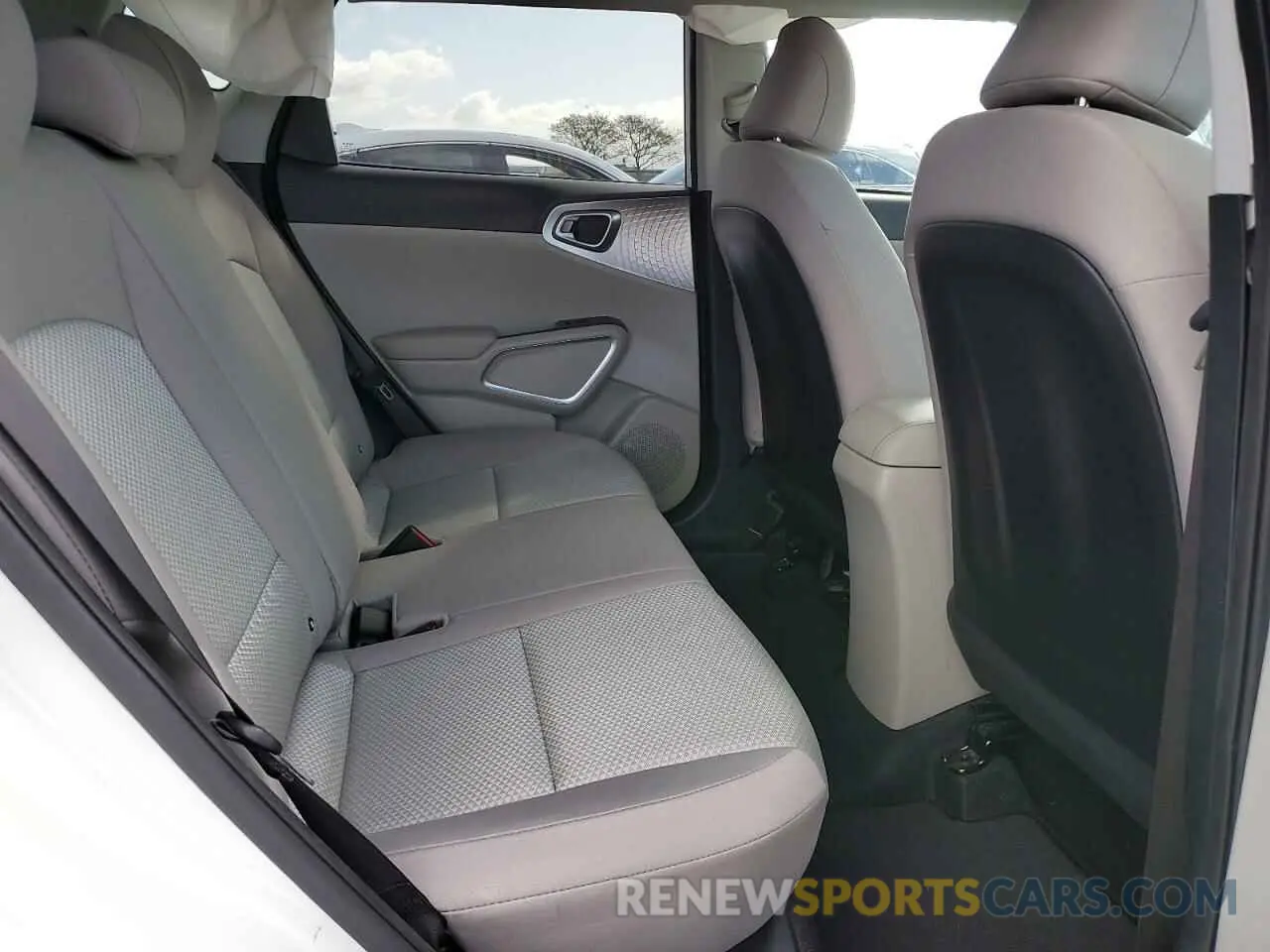 11 fotografías del automóvil dañado KNDJ23AU5P7866666 KIA SOUL 2023
