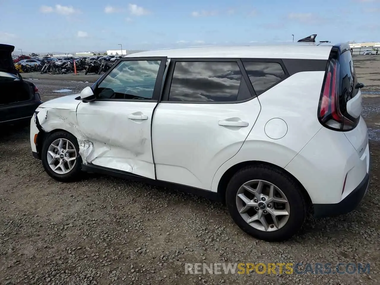 2 fotografías del automóvil dañado KNDJ23AU5P7866666 KIA SOUL 2023