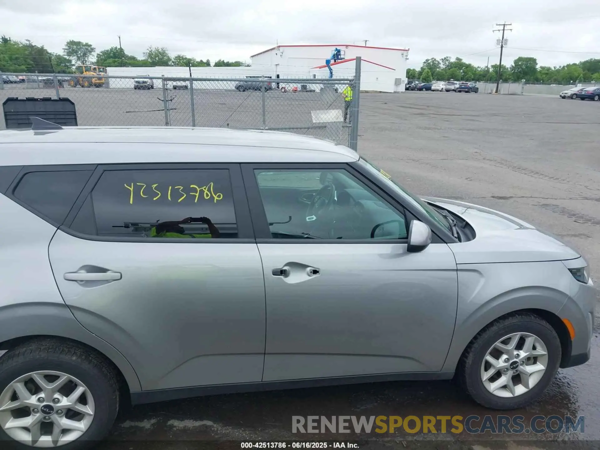 13 fotografías del automóvil dañado KNDJ23AU5P7881796 KIA SOUL 2023
