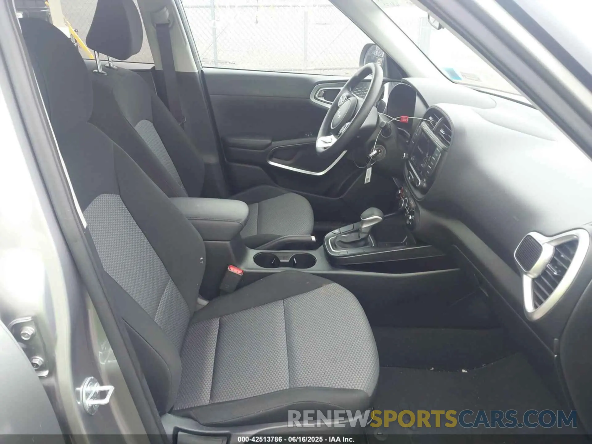 5 fotografías del automóvil dañado KNDJ23AU5P7881796 KIA SOUL 2023