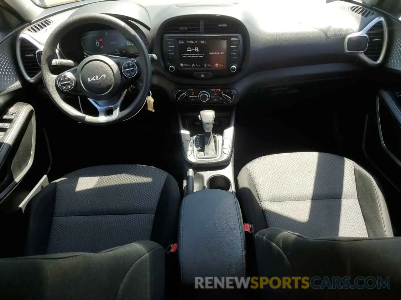 8 fotografías del automóvil dañado KNDJ23AU5P7883631 KIA SOUL 2023