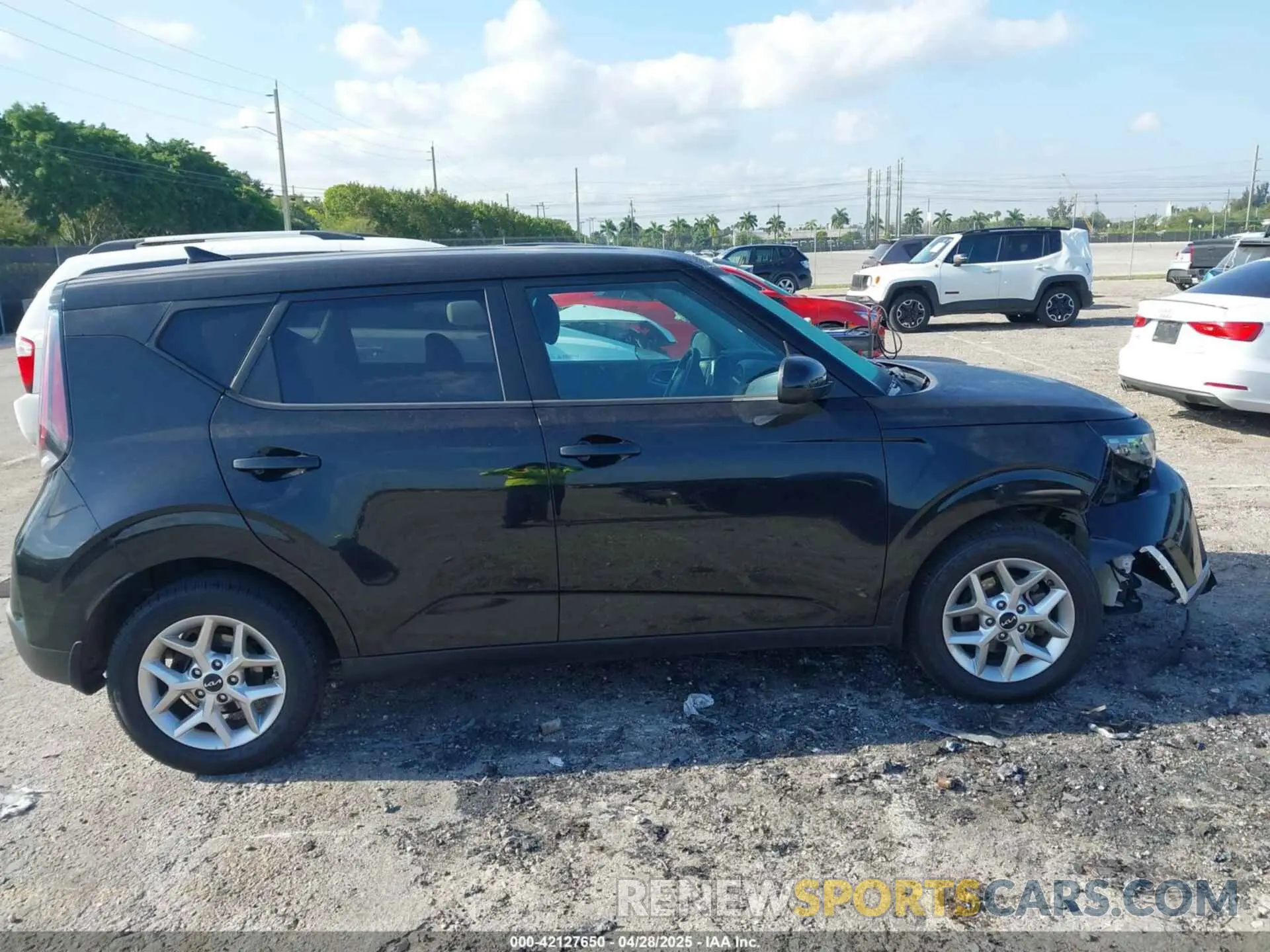 14 fotografías del automóvil dañado KNDJ23AU6P7873951 KIA SOUL 2023