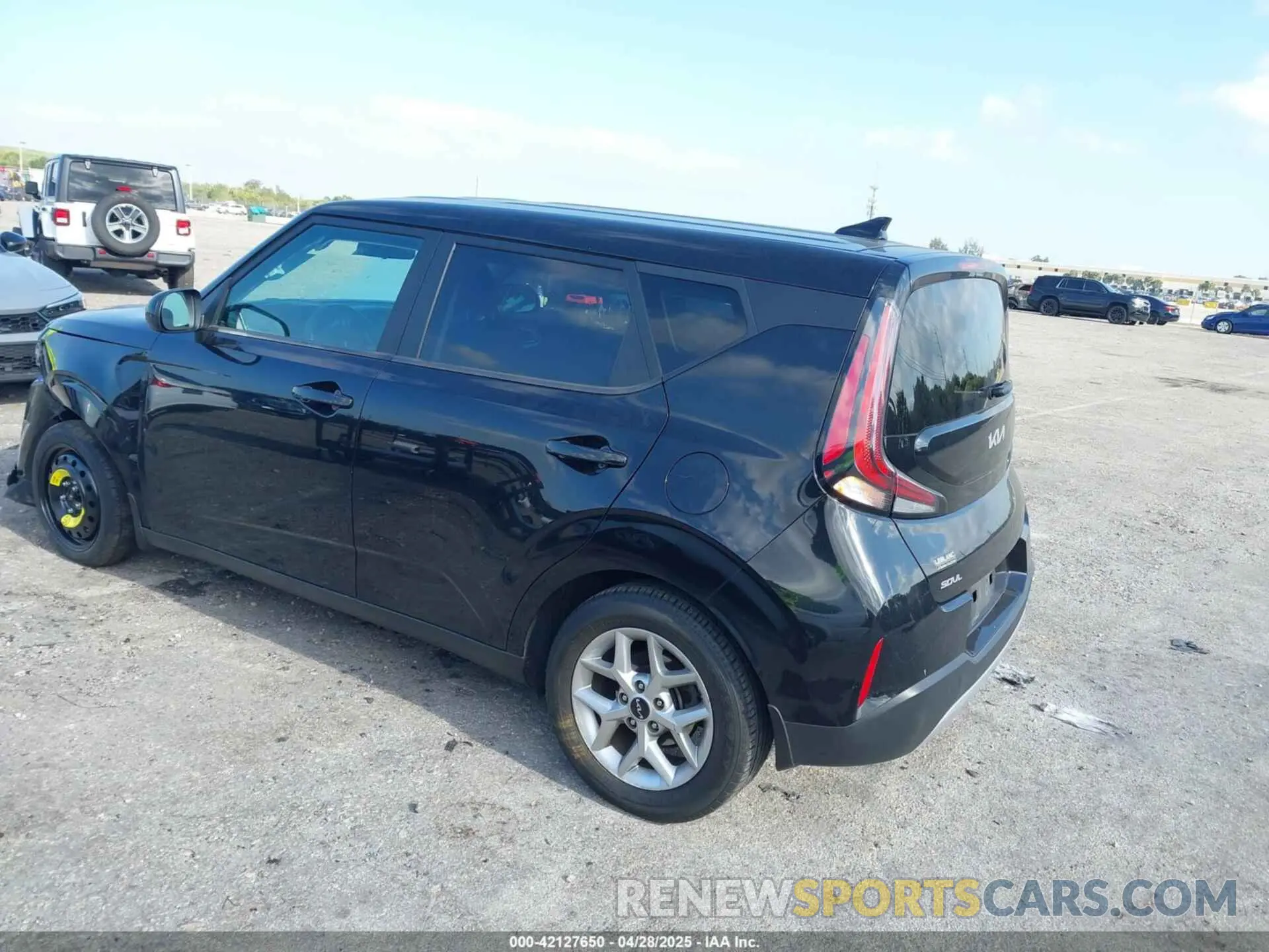 3 fotografías del automóvil dañado KNDJ23AU6P7873951 KIA SOUL 2023