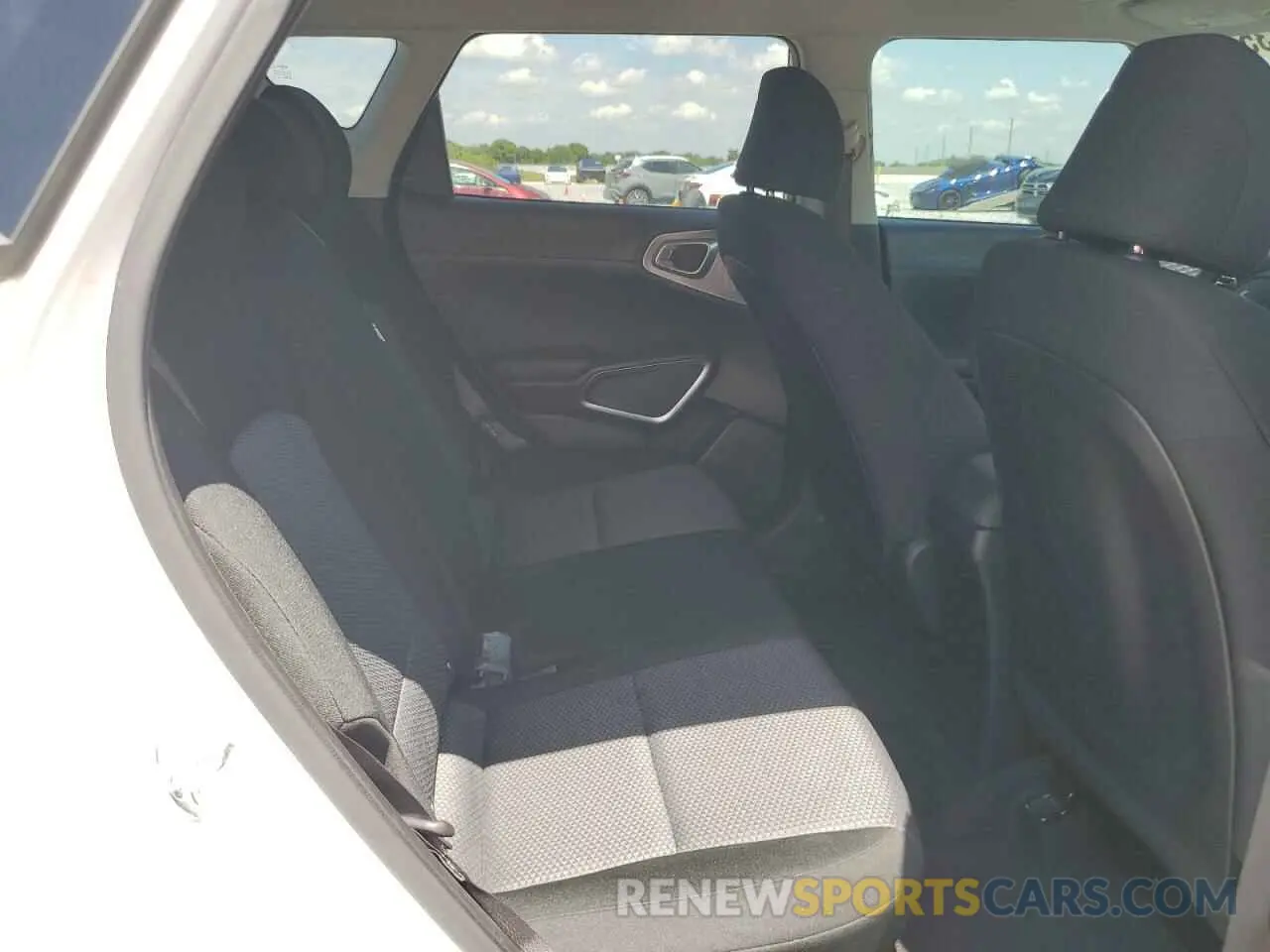 11 fotografías del automóvil dañado KNDJ23AU6P7884996 KIA SOUL 2023