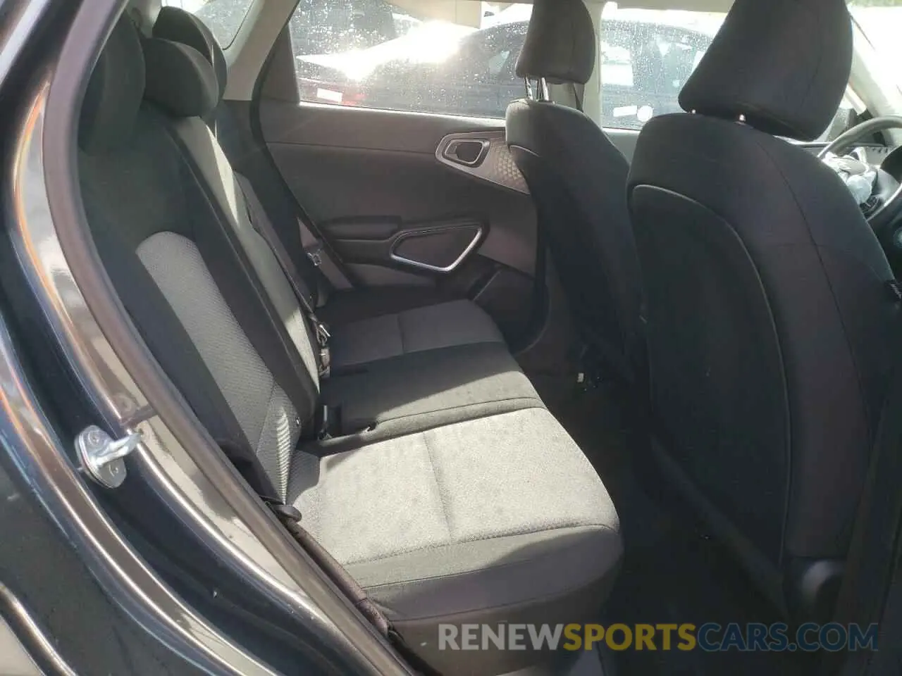 11 fotografías del automóvil dañado KNDJ23AU7P7199020 KIA SOUL 2023